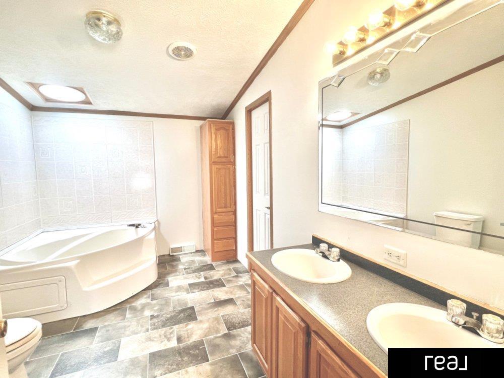 1327 Avenue J, Council Bluffs, Iowa image 10