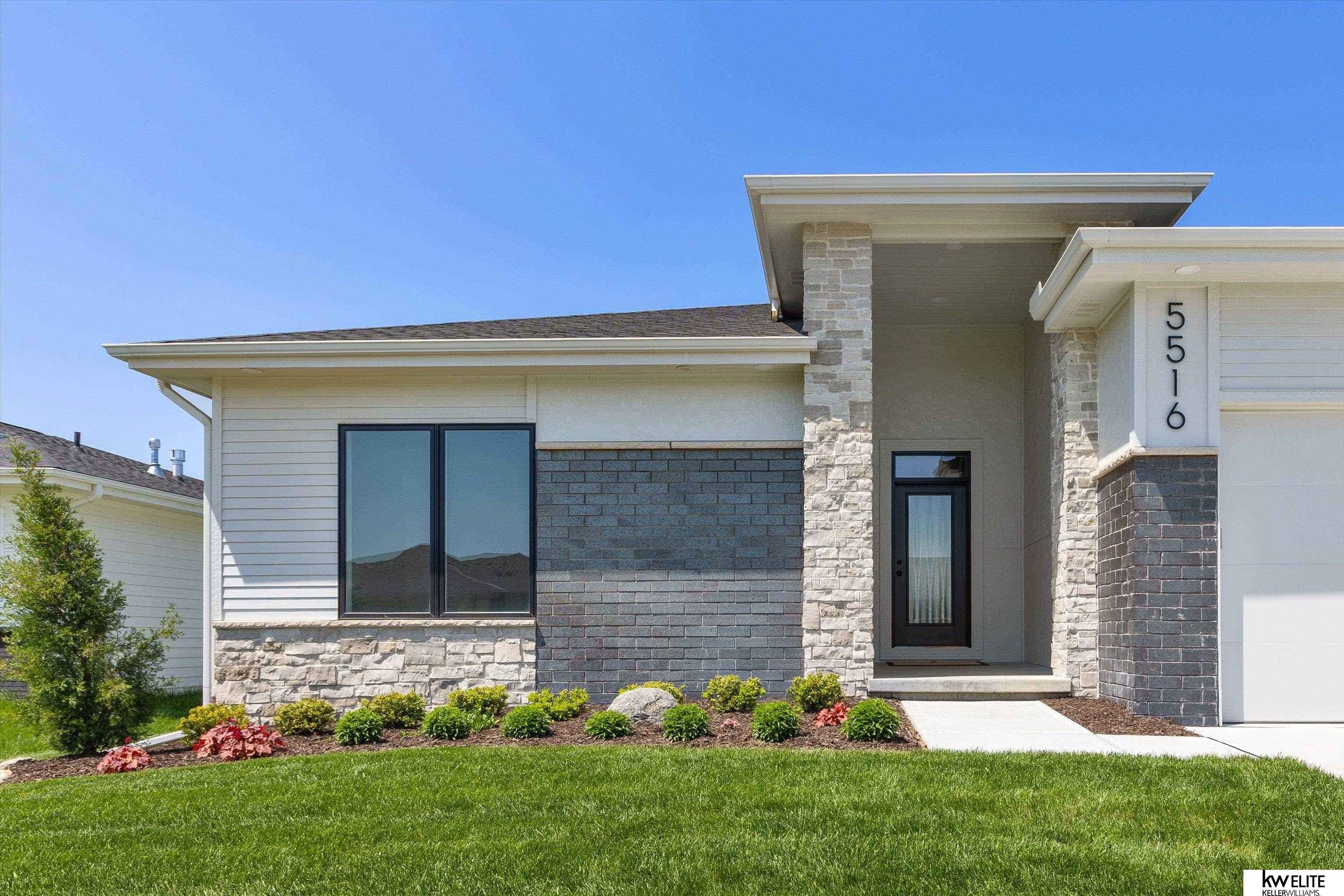10514 S 103rd Street, Papillion, Nebraska image 2