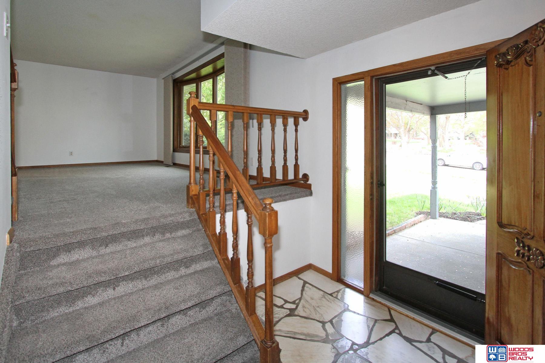 2501 Jacquelyn Drive, Lincoln, Nebraska image 2