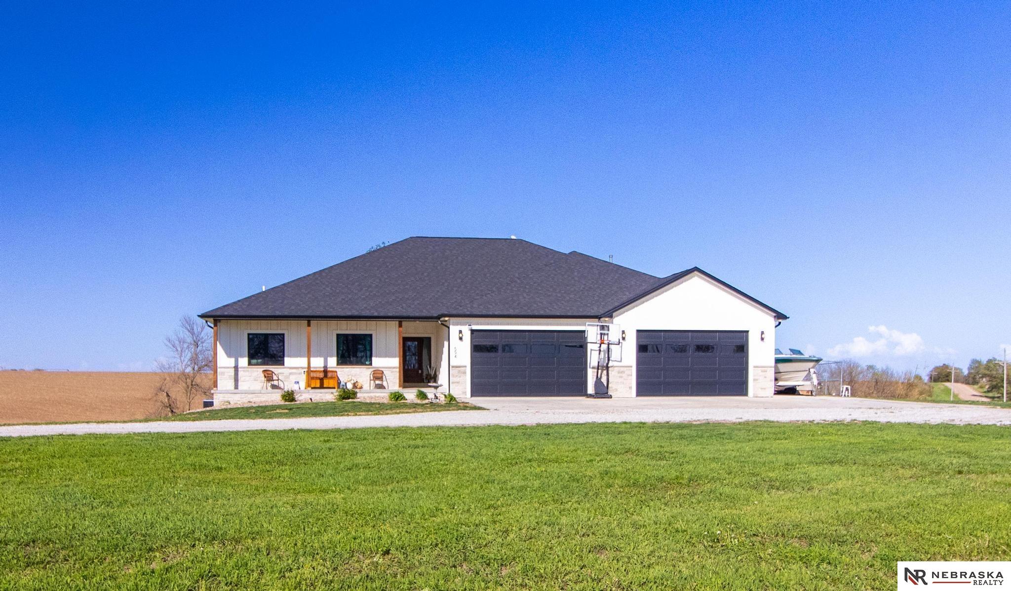 594 County Road 900 , Friend