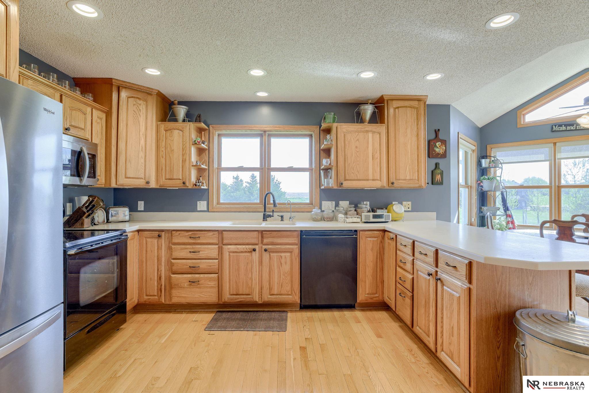 2596 Fox Run, Fremont, Nebraska image 9
