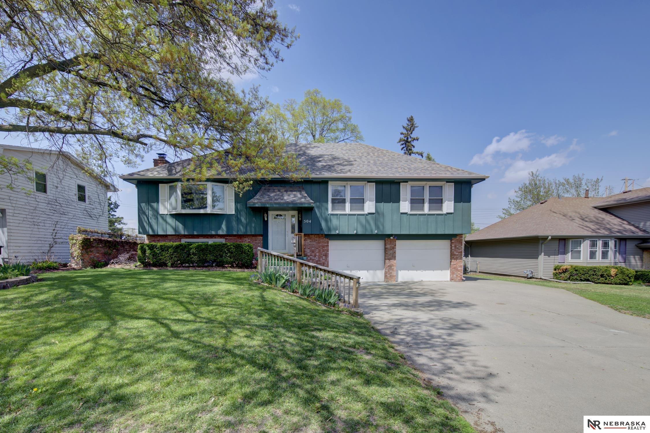 504 Shannon Road, Papillion