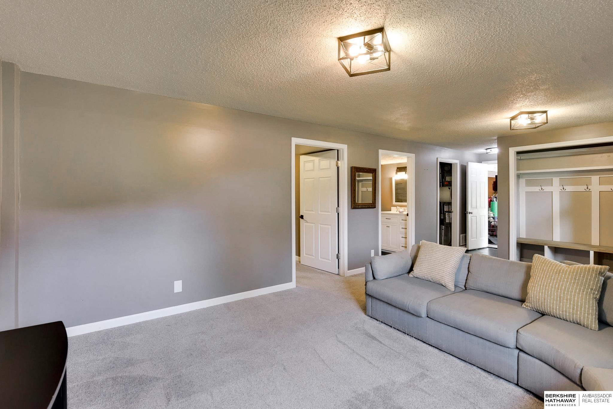 15217 Harney Circle, Omaha, Nebraska image 31