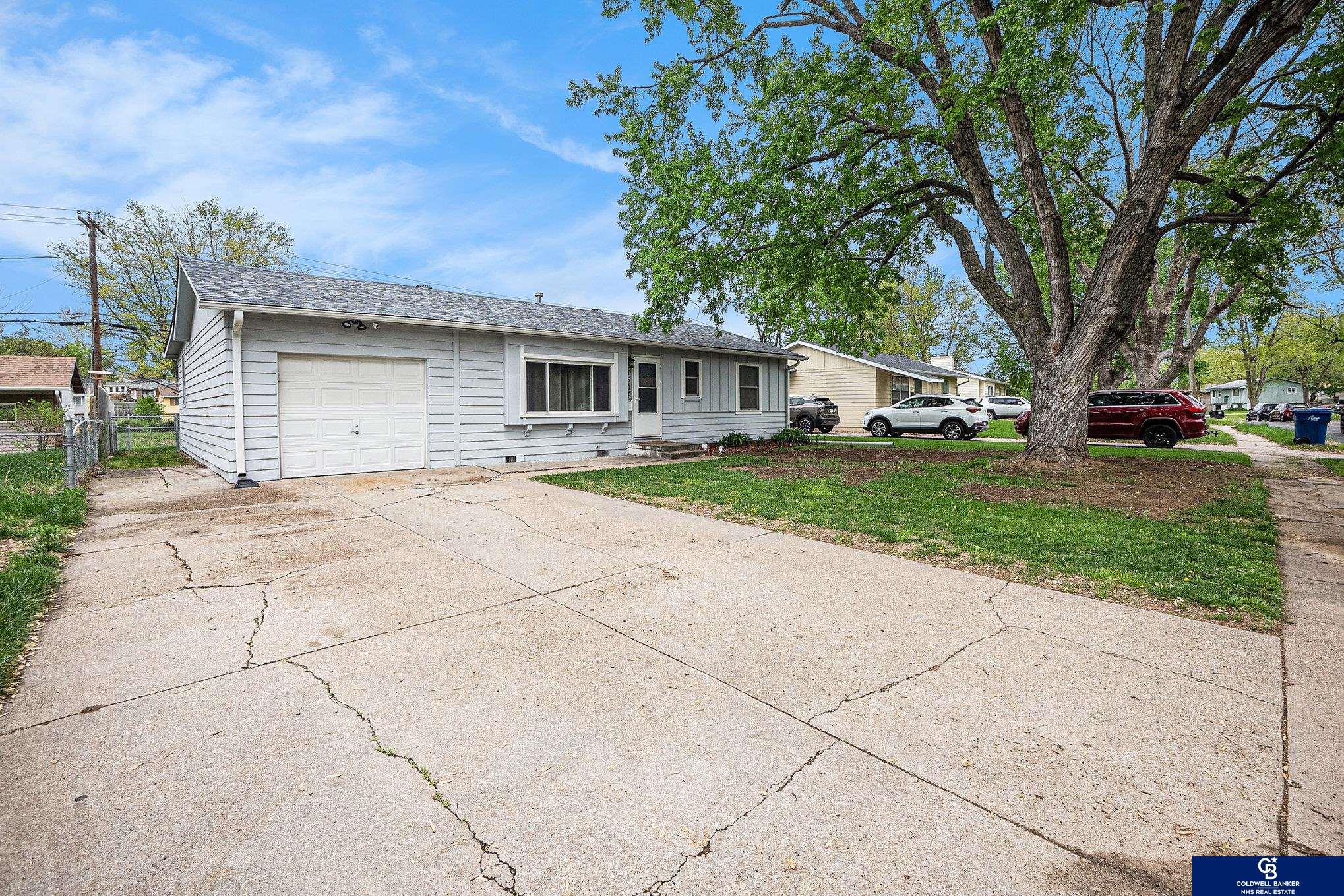 7504 Valley Road, La Vista, Nebraska image 3