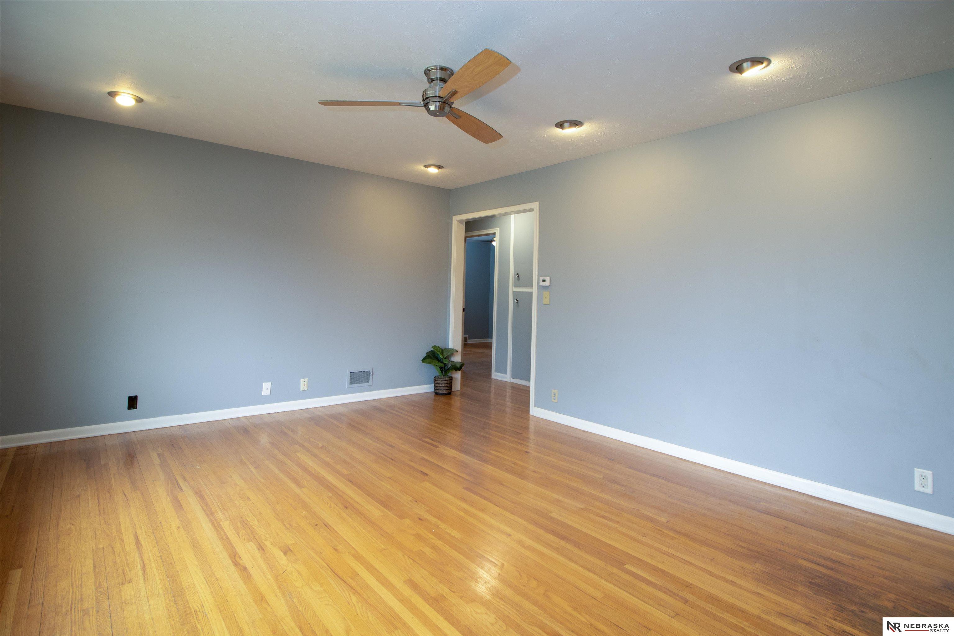 8514 Pinkney Street, Omaha, Nebraska image 5
