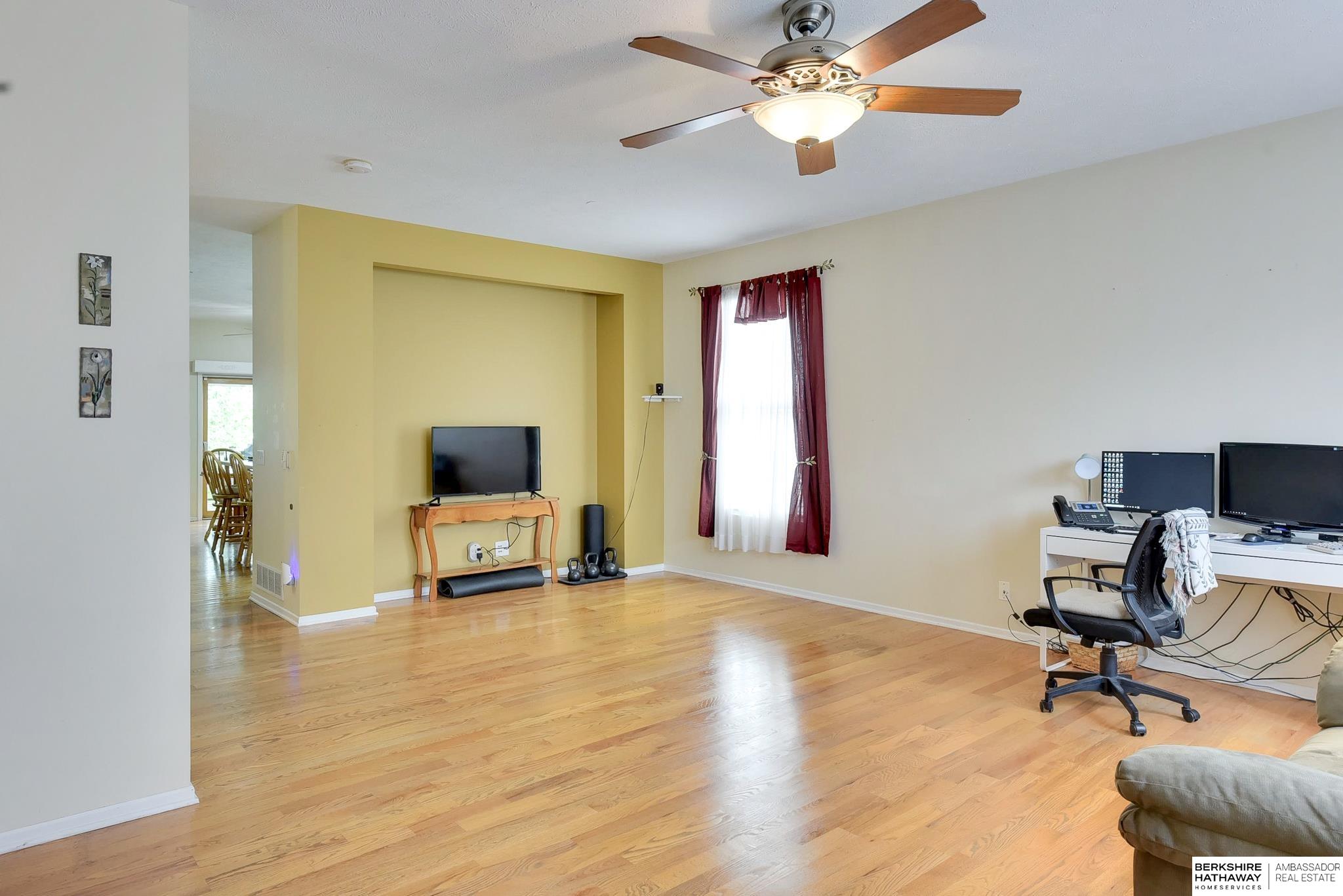 5012 S 194th Street, Omaha, Nebraska image 3