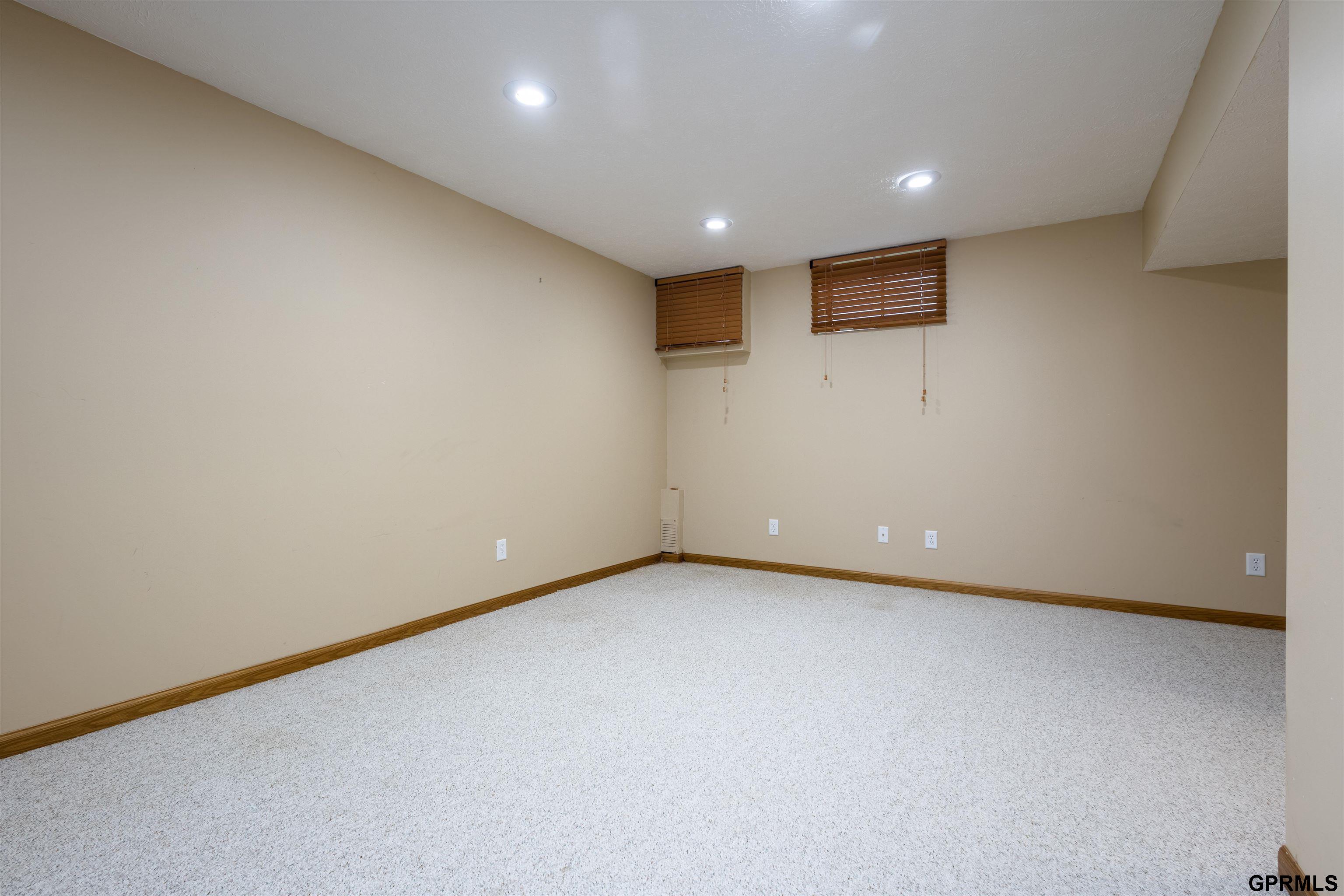608 S 151st Circle, Omaha, Nebraska image 34