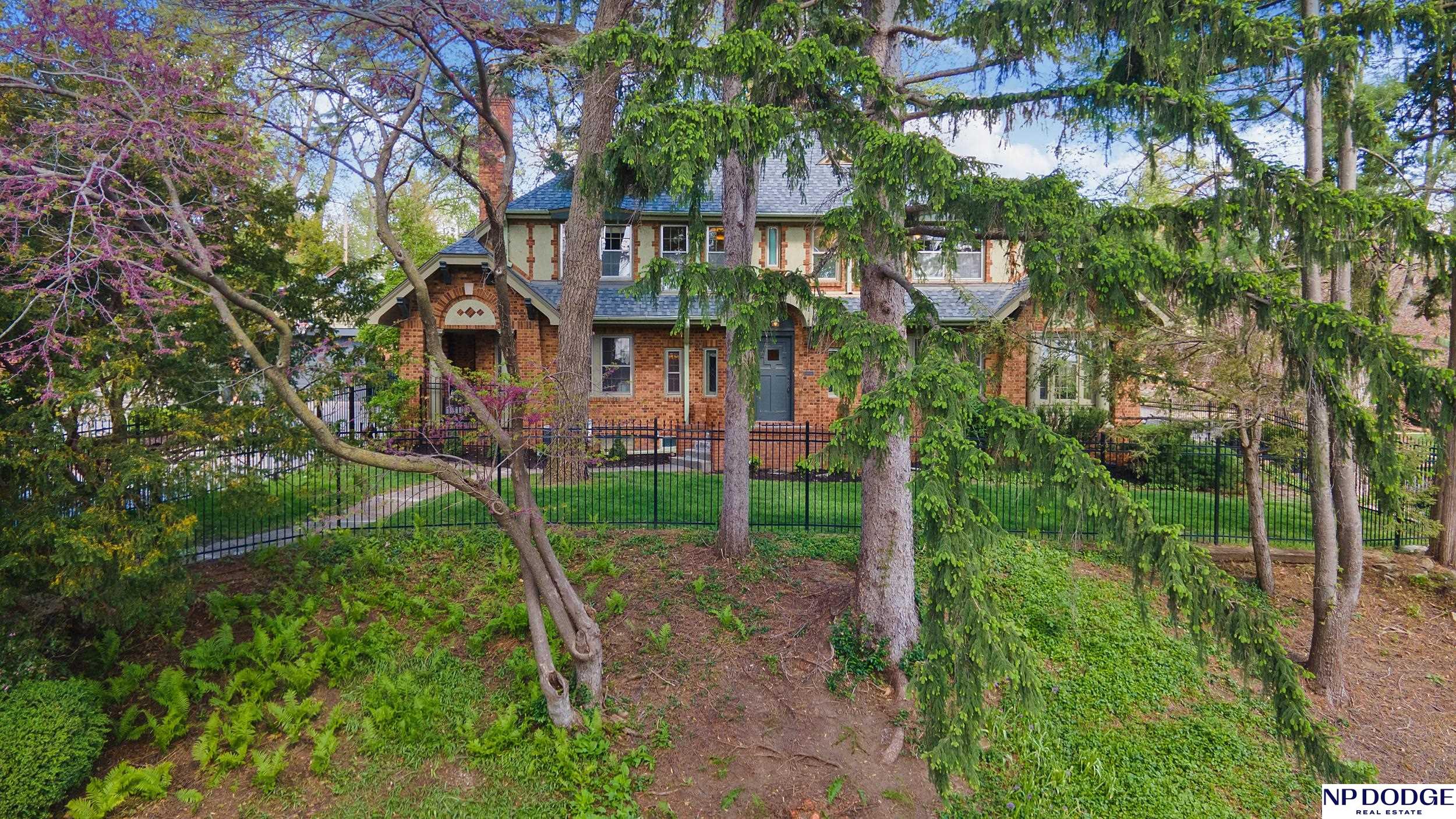 319 S 56th Street, Omaha, Nebraska image 2