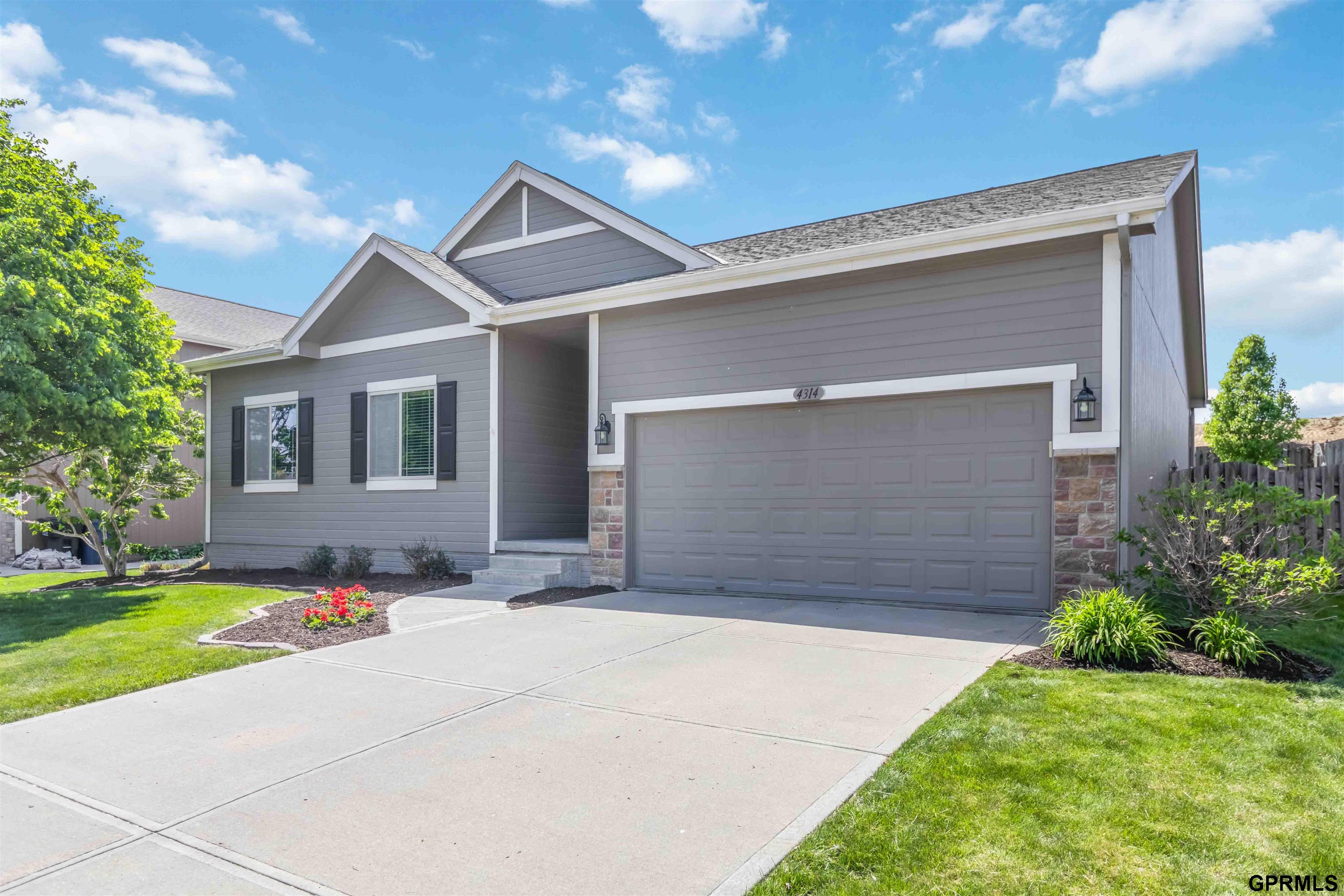 4314 S 202 Avenue, Omaha, Nebraska image 1