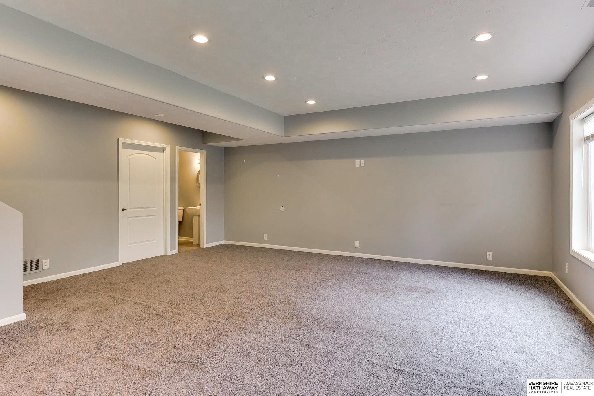 18425 Harney Street, Elkhorn, Nebraska image 42