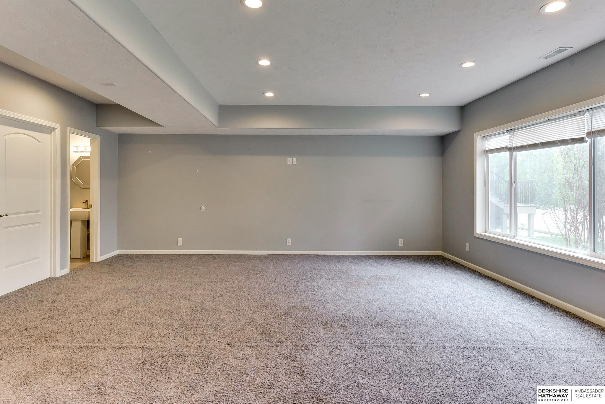 18425 Harney Street, Elkhorn, Nebraska image 43