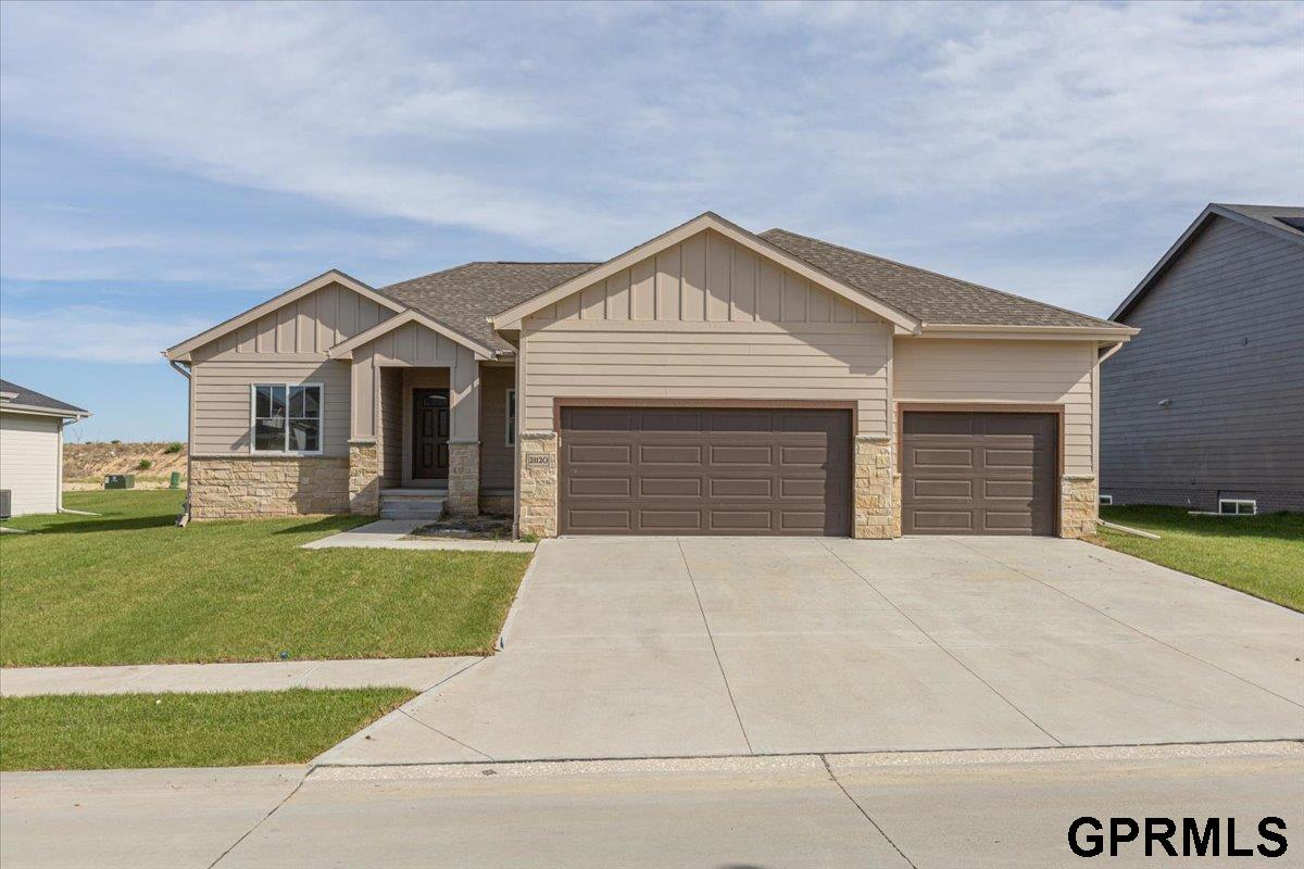 21120 Jessie Avenue, Elkhorn, Nebraska image 1
