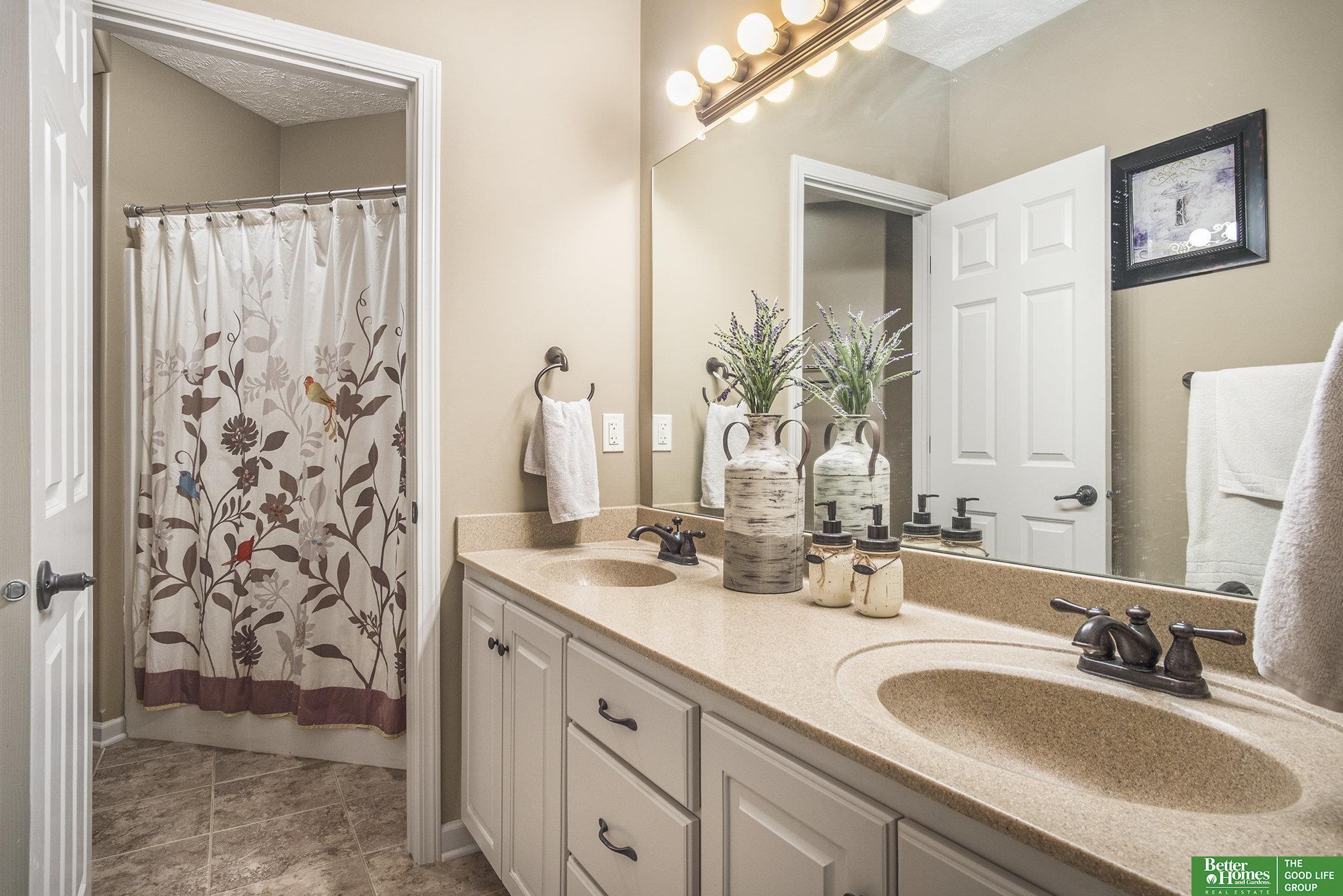 8214 Legacy Street, Papillion, Nebraska image 35