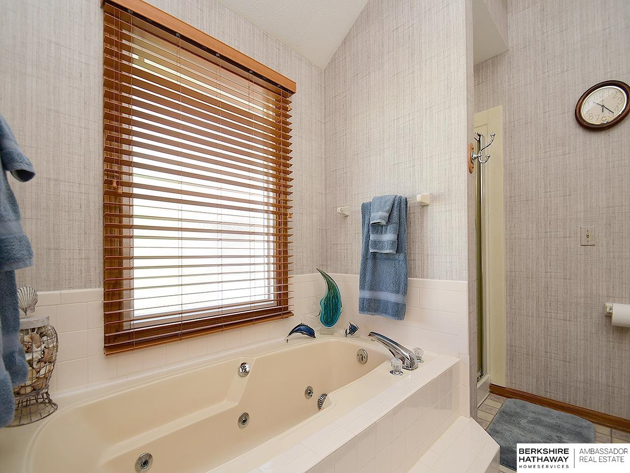 15712 Jackson Drive, Omaha, Nebraska image 22