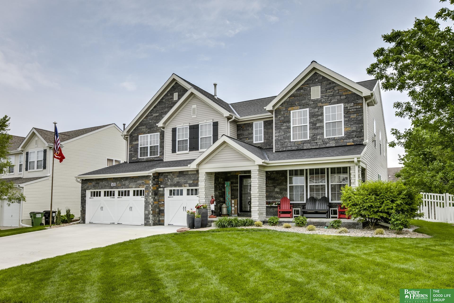 1811 White Pine Drive, Papillion, Nebraska image 1
