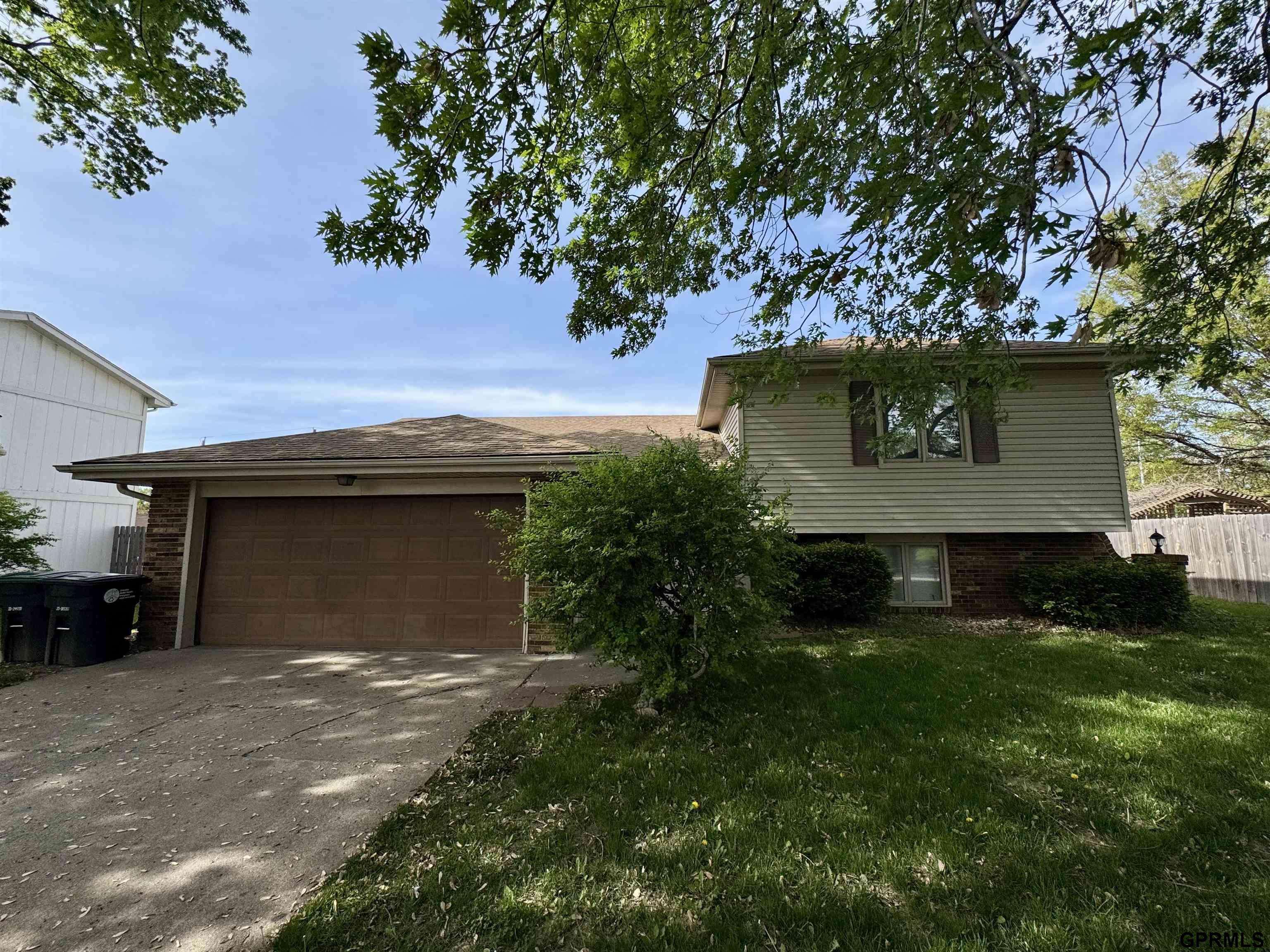 11748 Raleigh Drive, Omaha, Nebraska image 1