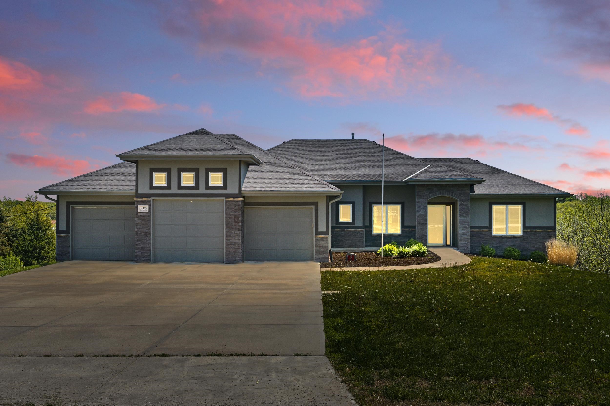 8605 Emerson Road, Plattsmouth, Nebraska image 2