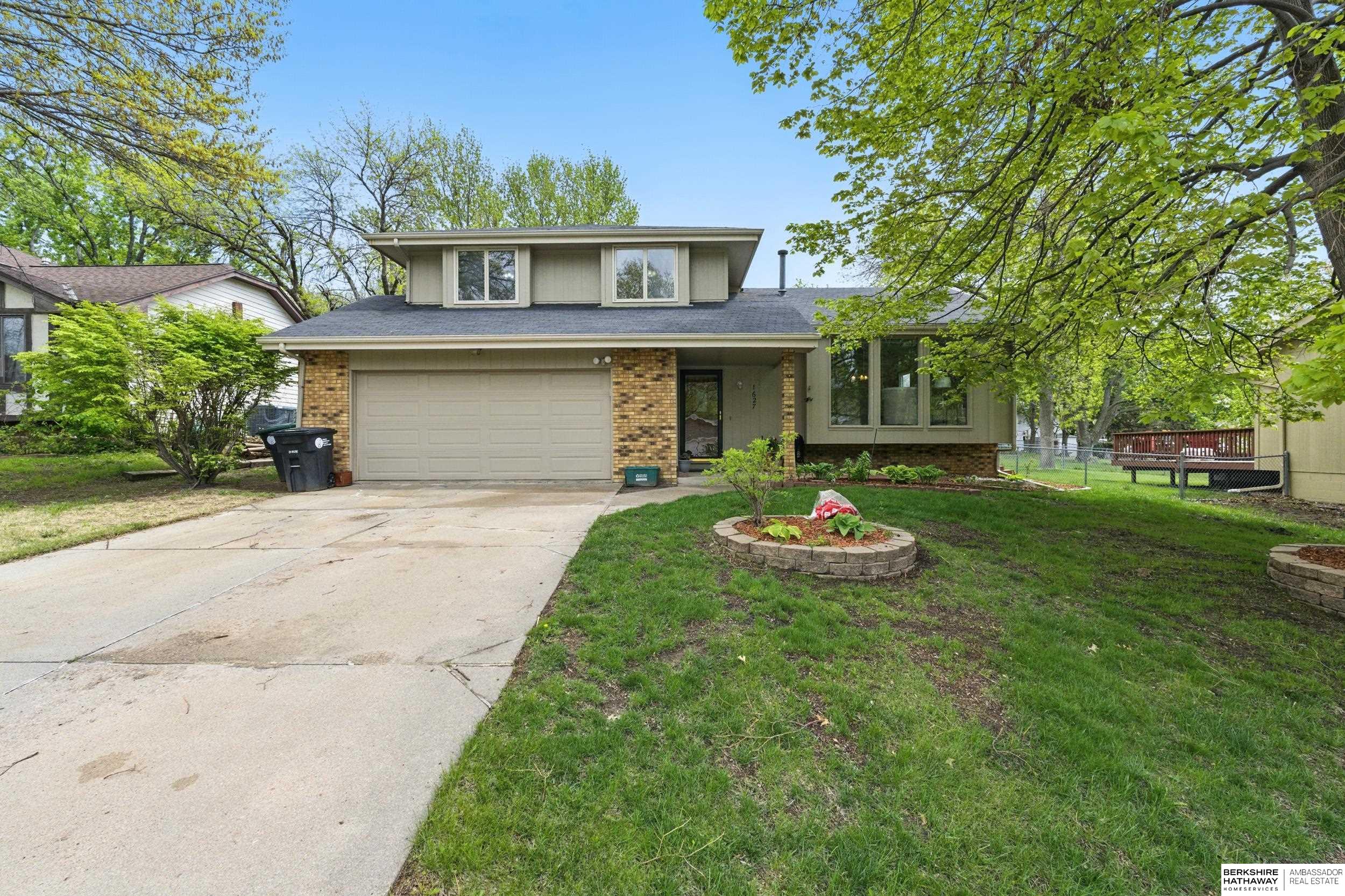 1627 N 150th Court, Omaha, Nebraska image 2