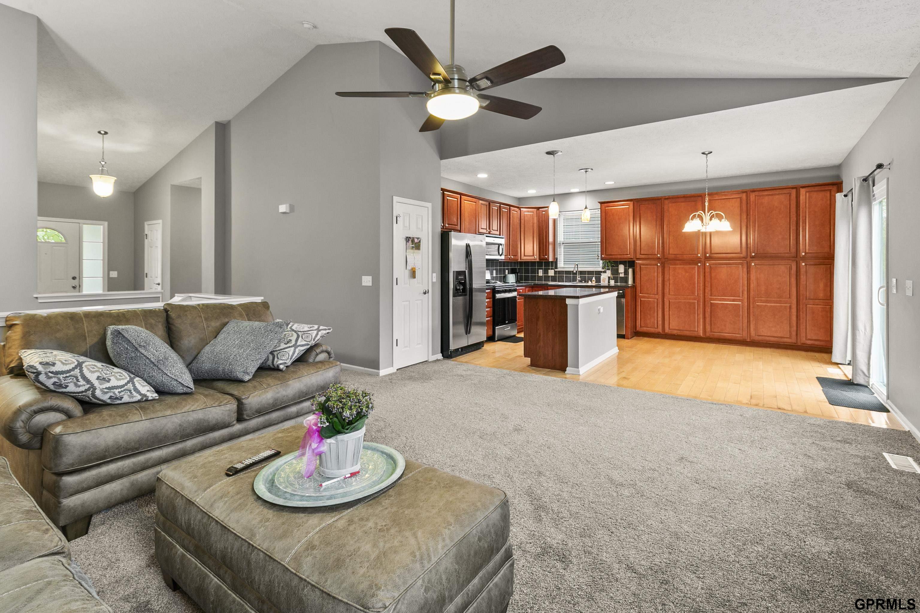 2502 Hummingbird Circle, Bellevue, Nebraska image 12