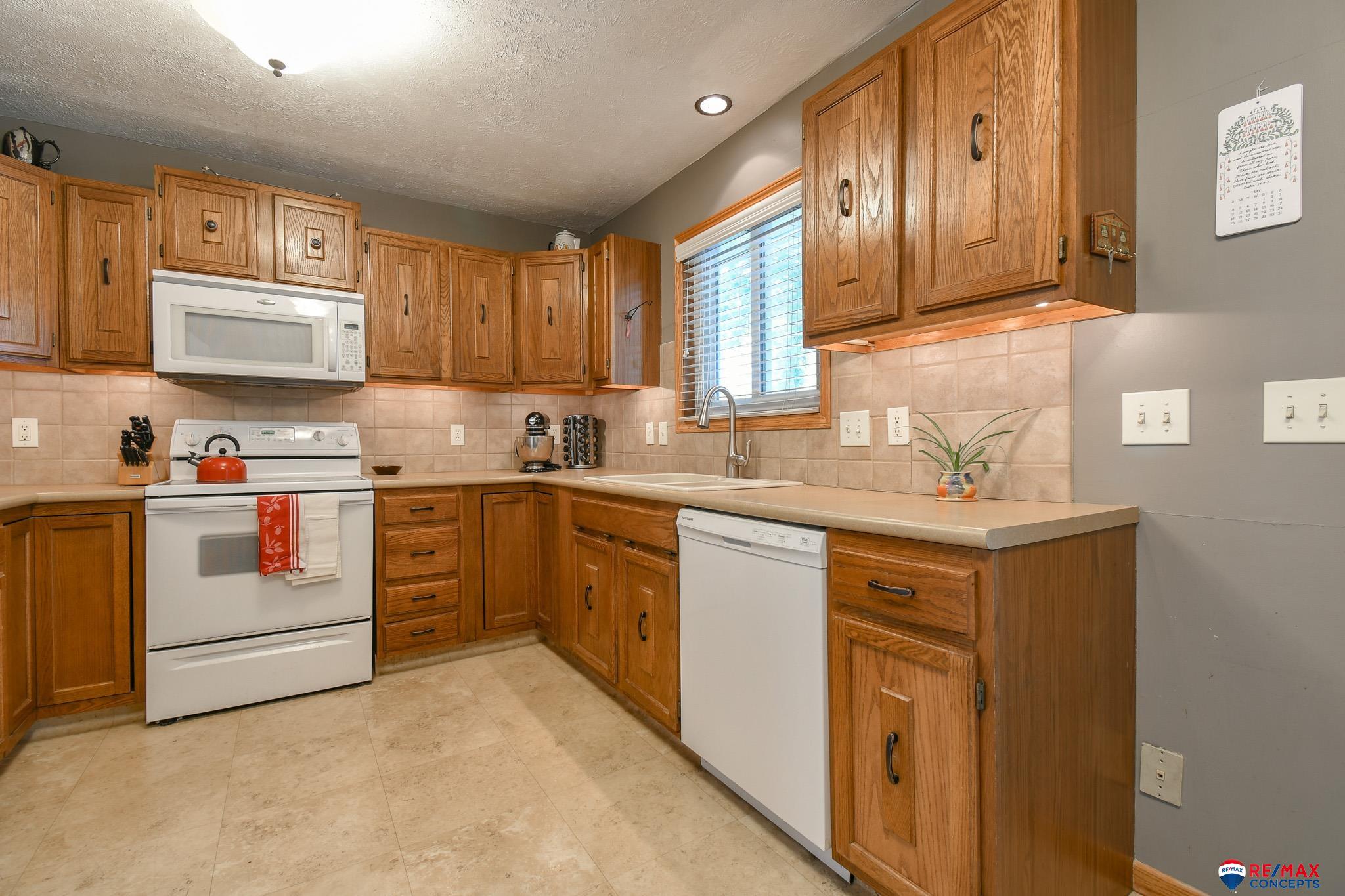 6109 NW 7th Street, Lincoln, Nebraska image 11