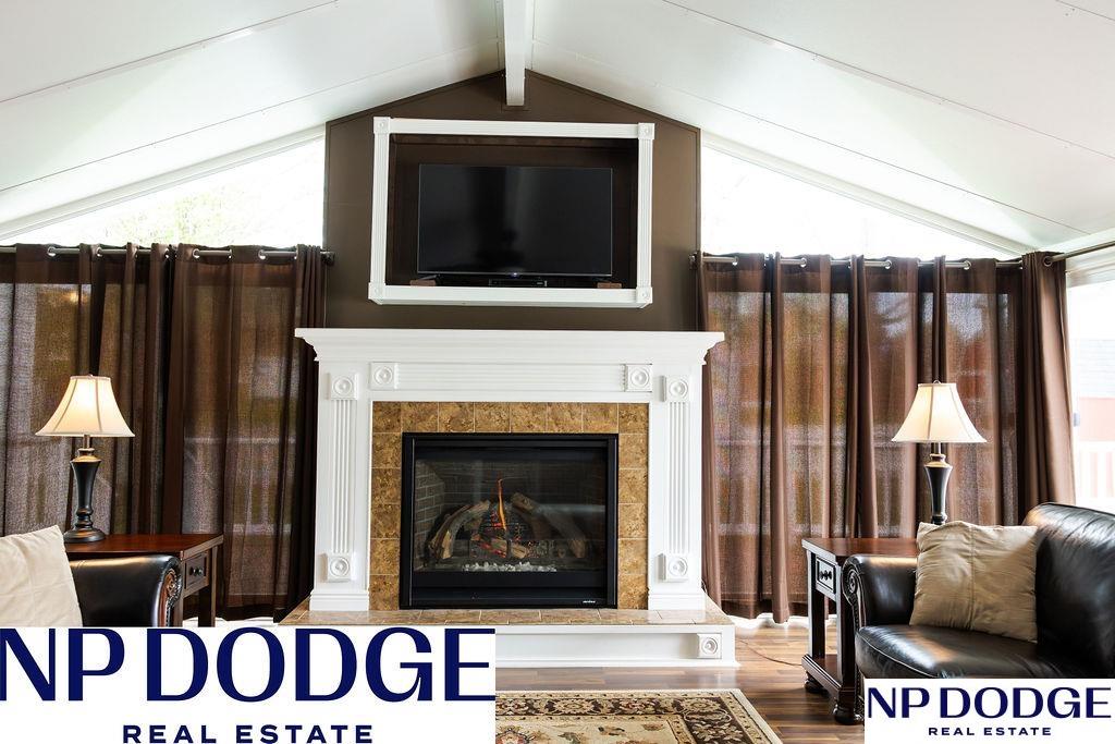 1540 Pinewood Drive, Omaha, Nebraska image 4
