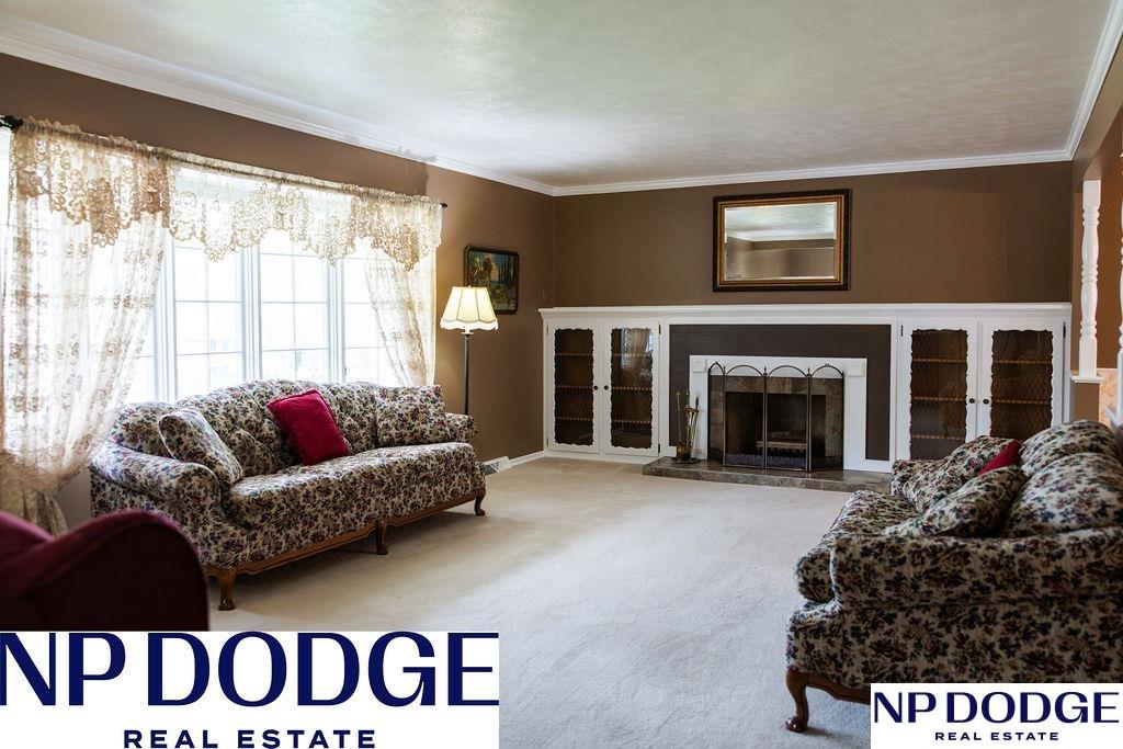 1540 Pinewood Drive, Omaha, Nebraska image 7