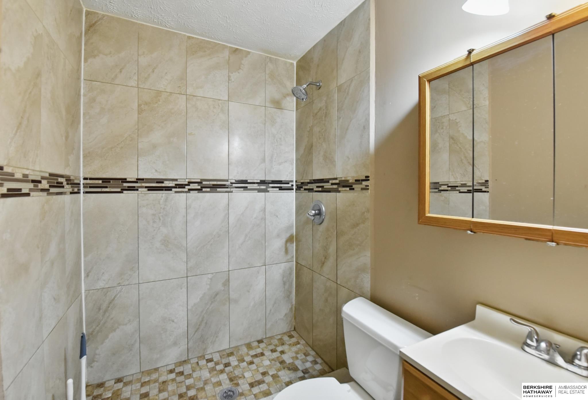 3325 N 38th Street, Omaha, Nebraska image 12