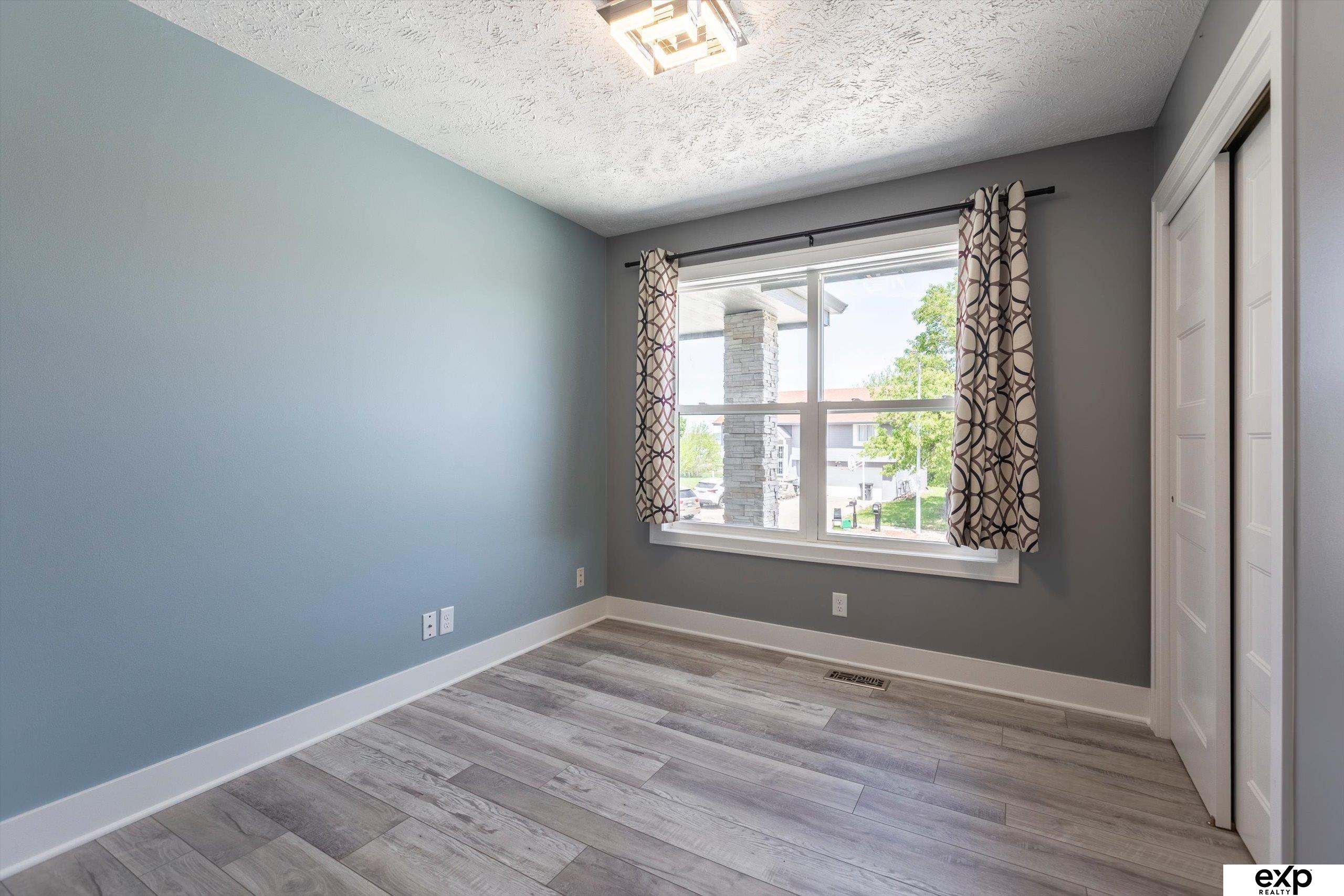 8115 Vernon Avenue, Omaha, Nebraska image 14