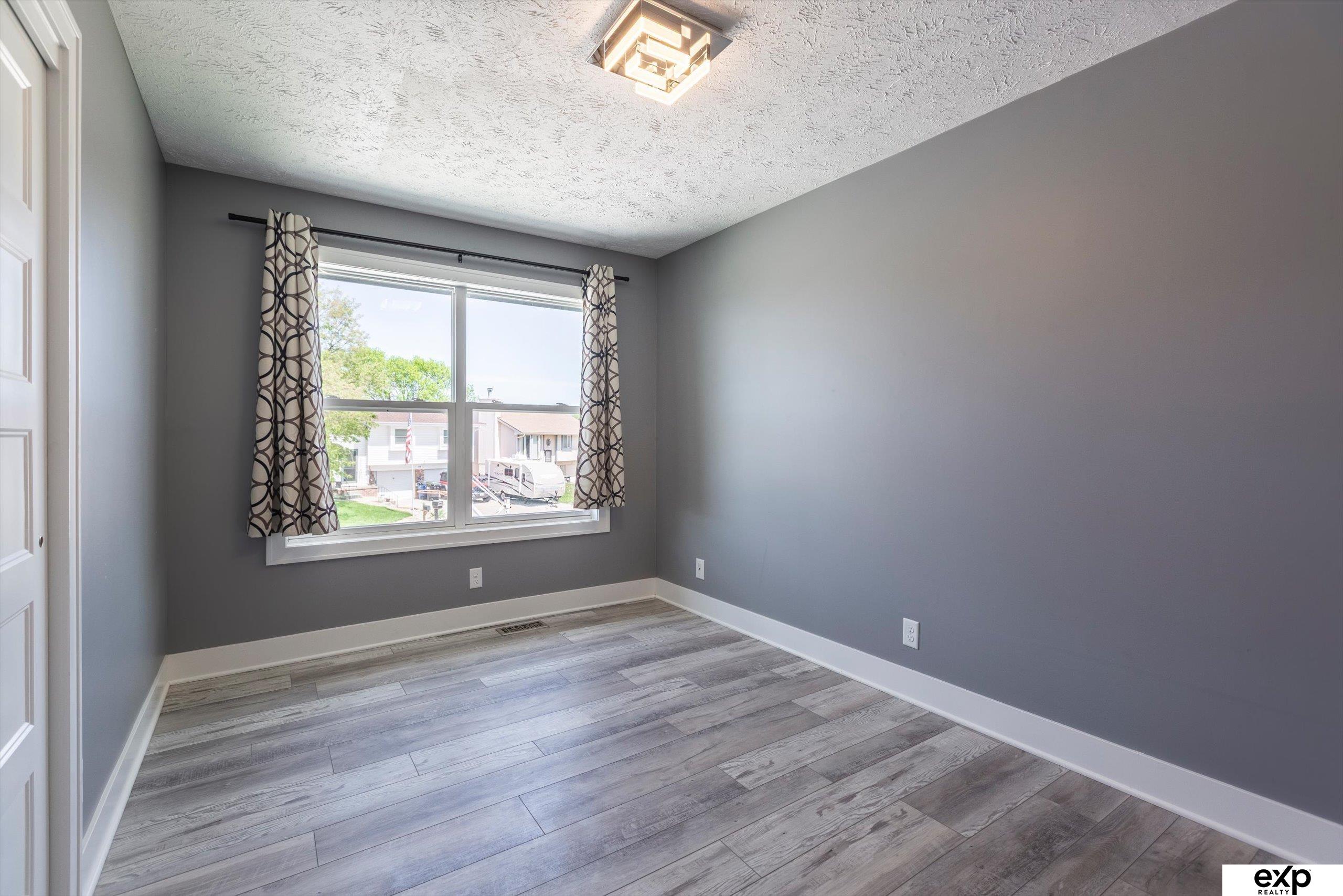 8115 Vernon Avenue, Omaha, Nebraska image 17