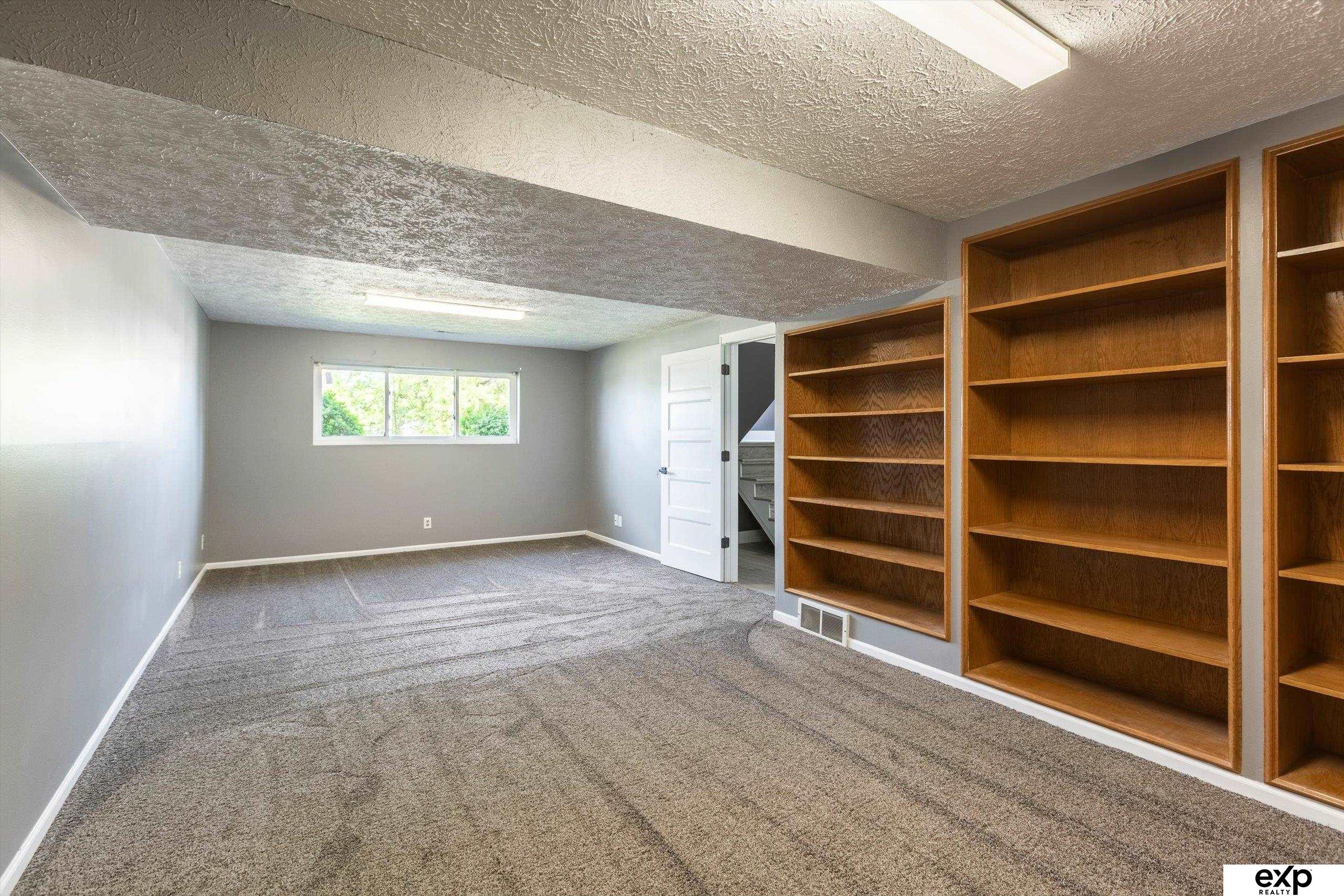 8115 Vernon Avenue, Omaha, Nebraska image 21