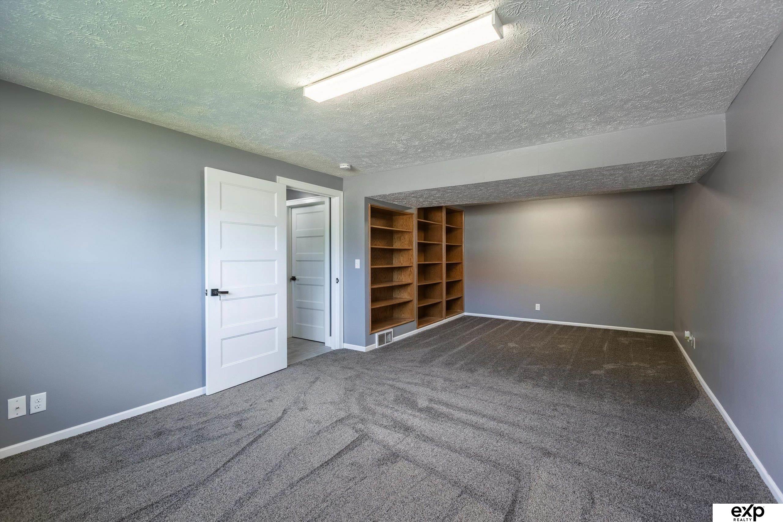 8115 Vernon Avenue, Omaha, Nebraska image 22