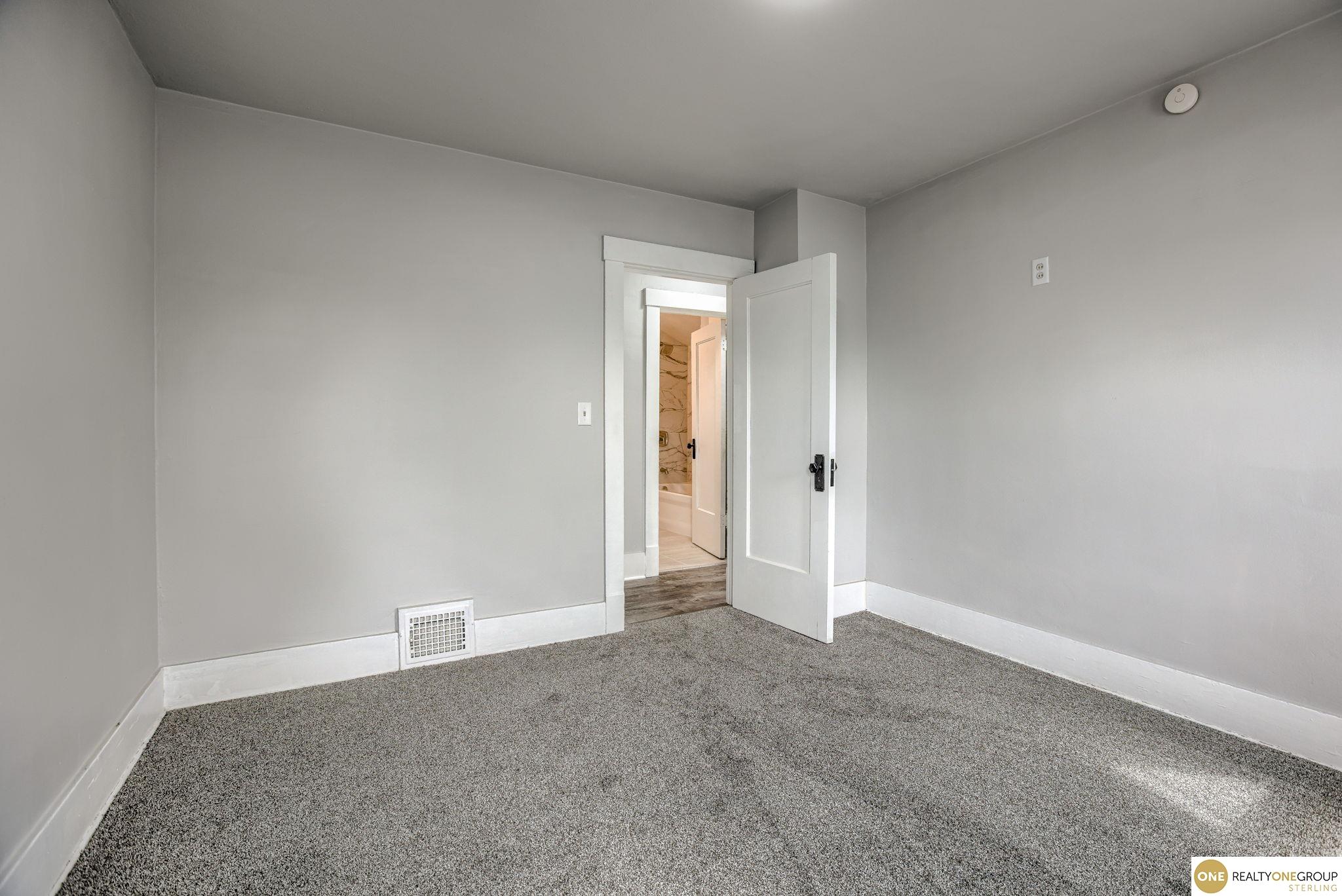 2858 Newport Avenue, Omaha, Nebraska image 12