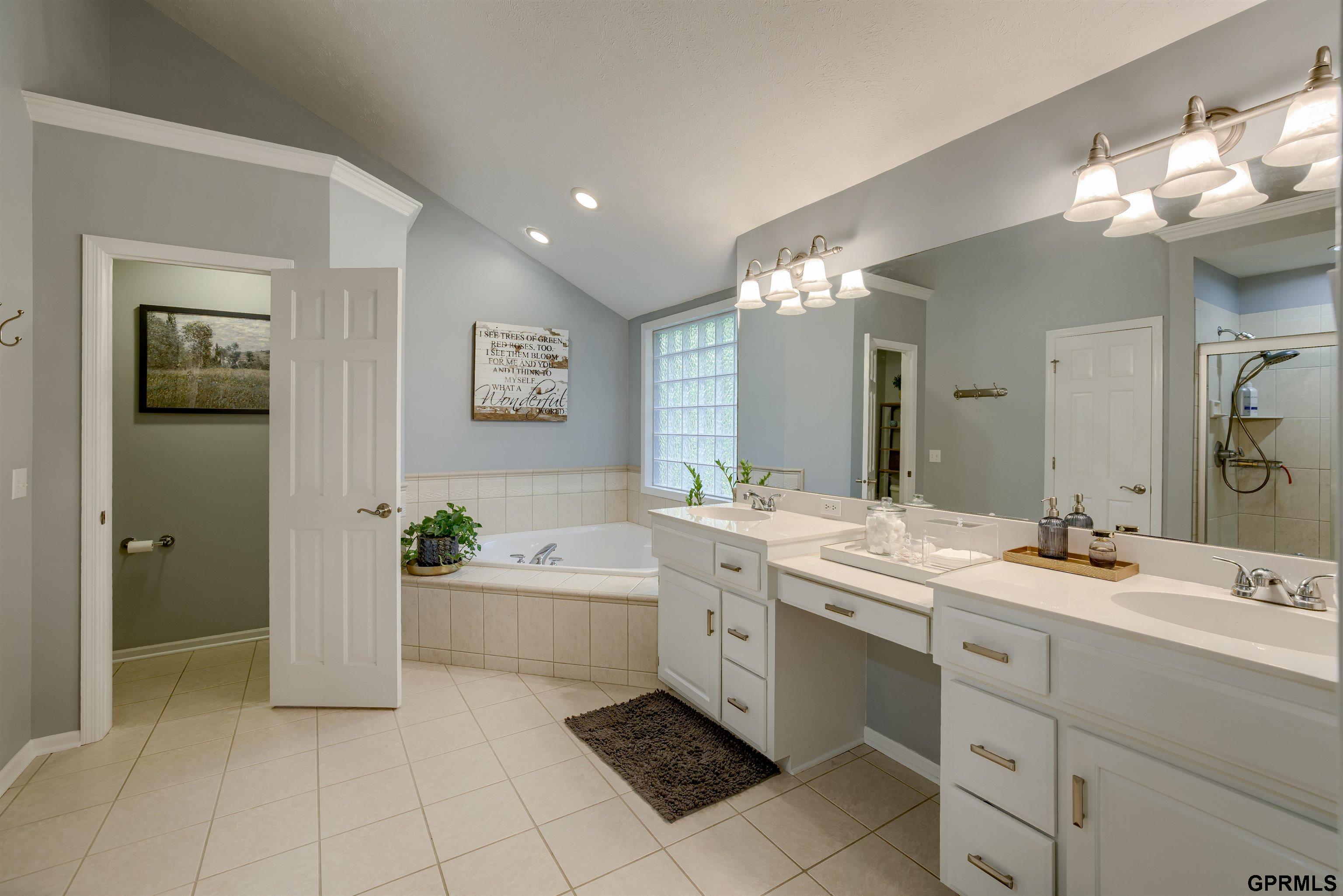 18320 Dupont Circle, Omaha, Nebraska image 15