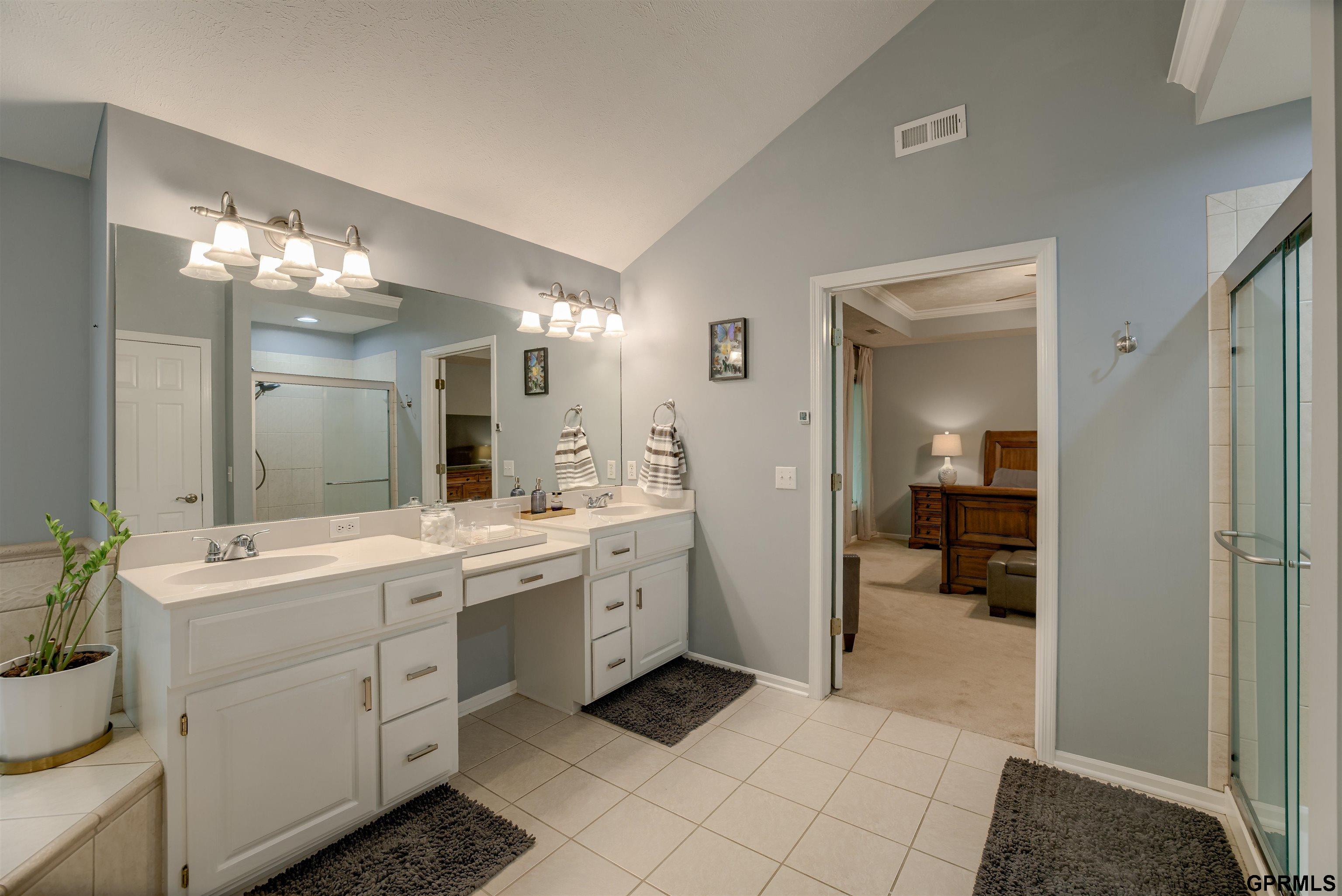 18320 Dupont Circle, Omaha, Nebraska image 16