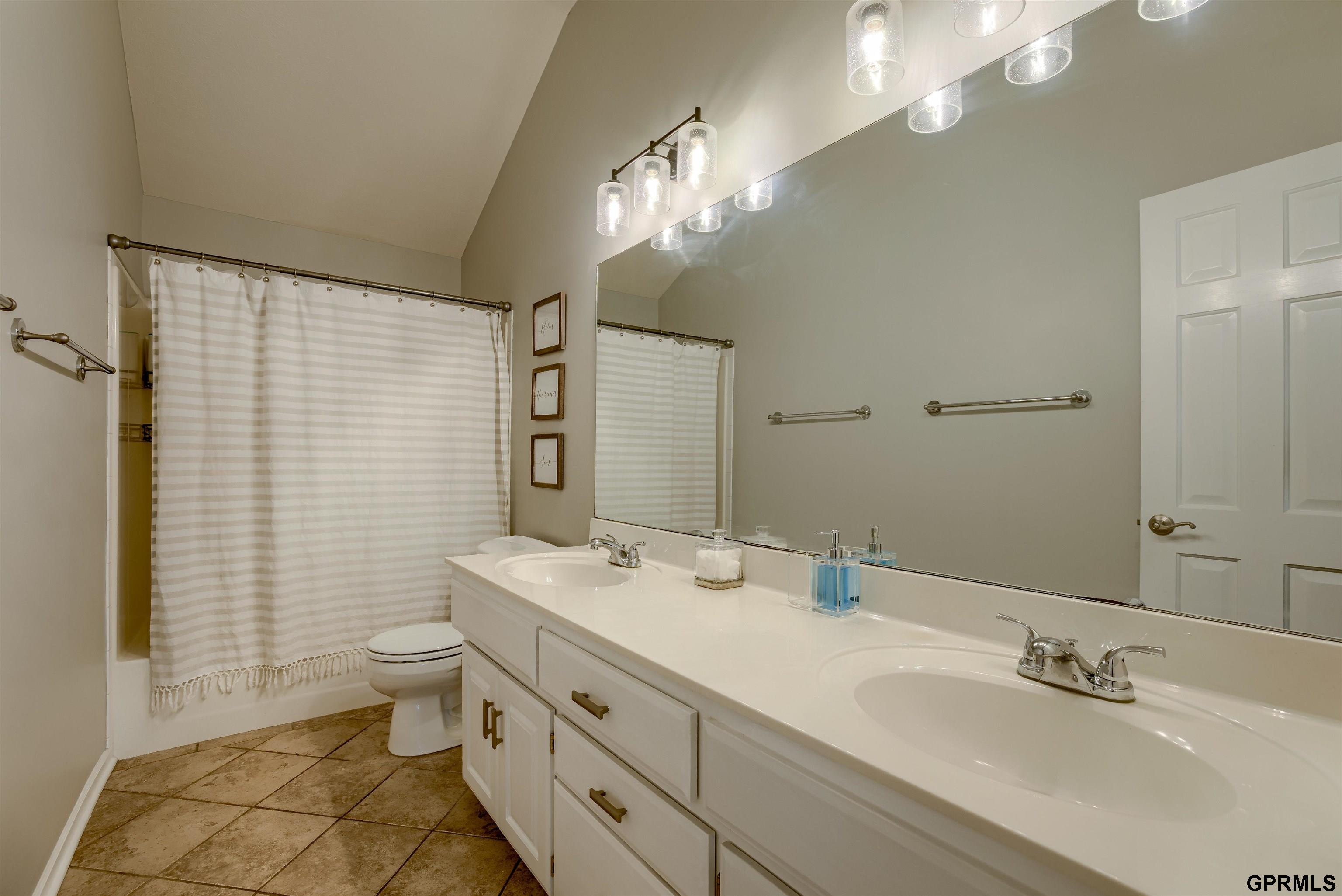 18320 Dupont Circle, Omaha, Nebraska image 20