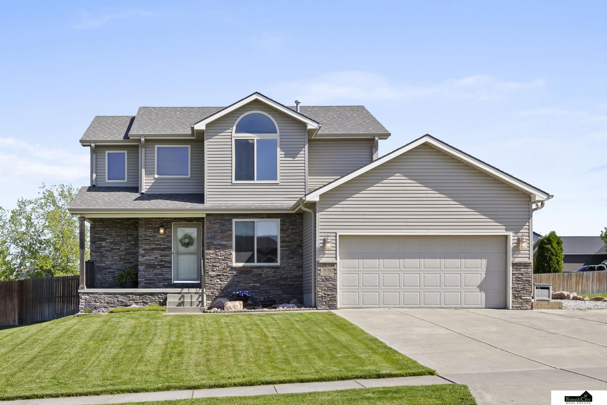 910 W 10th Street, Hickman, Nebraska image 1