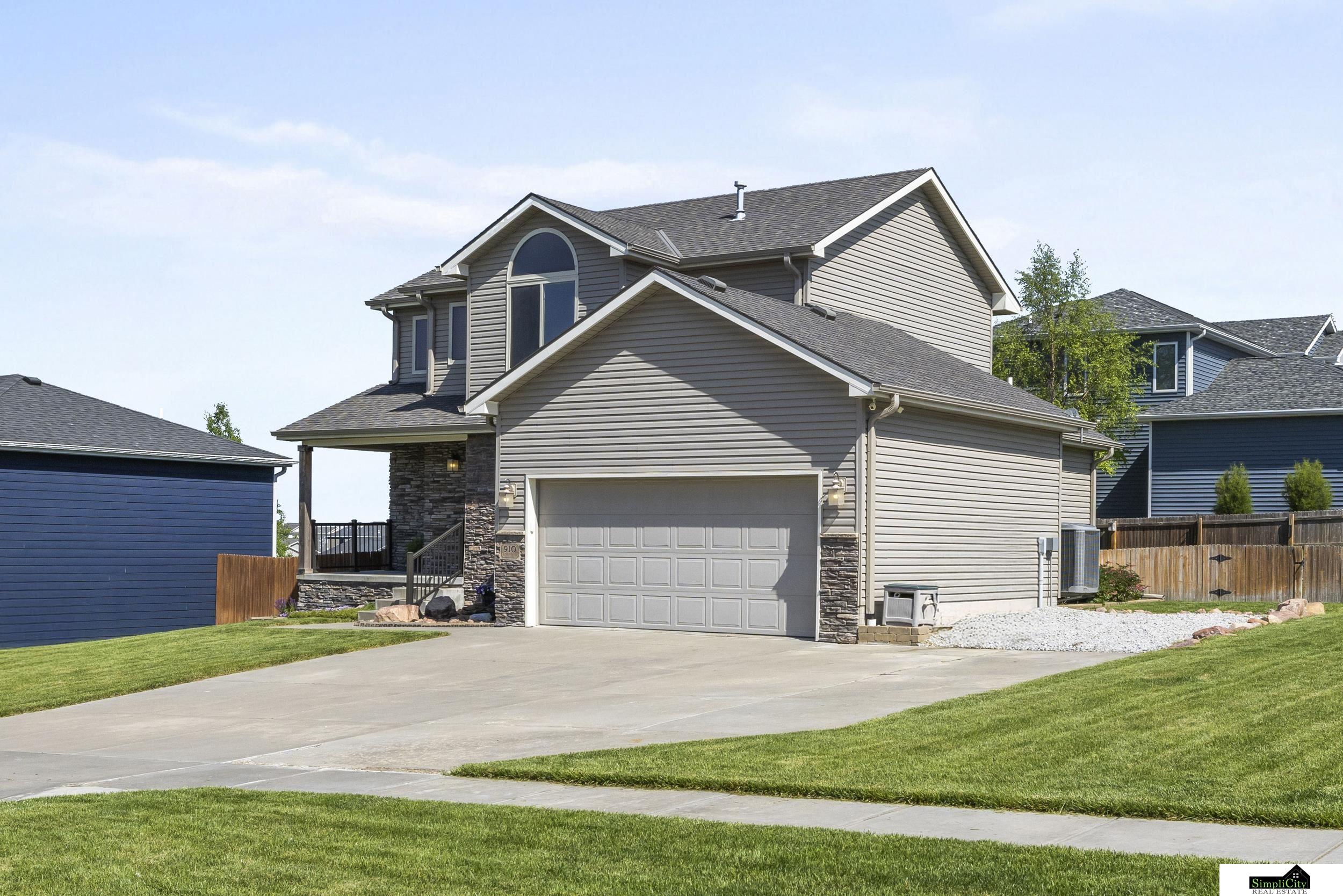 910 W 10th Street, Hickman, Nebraska image 2
