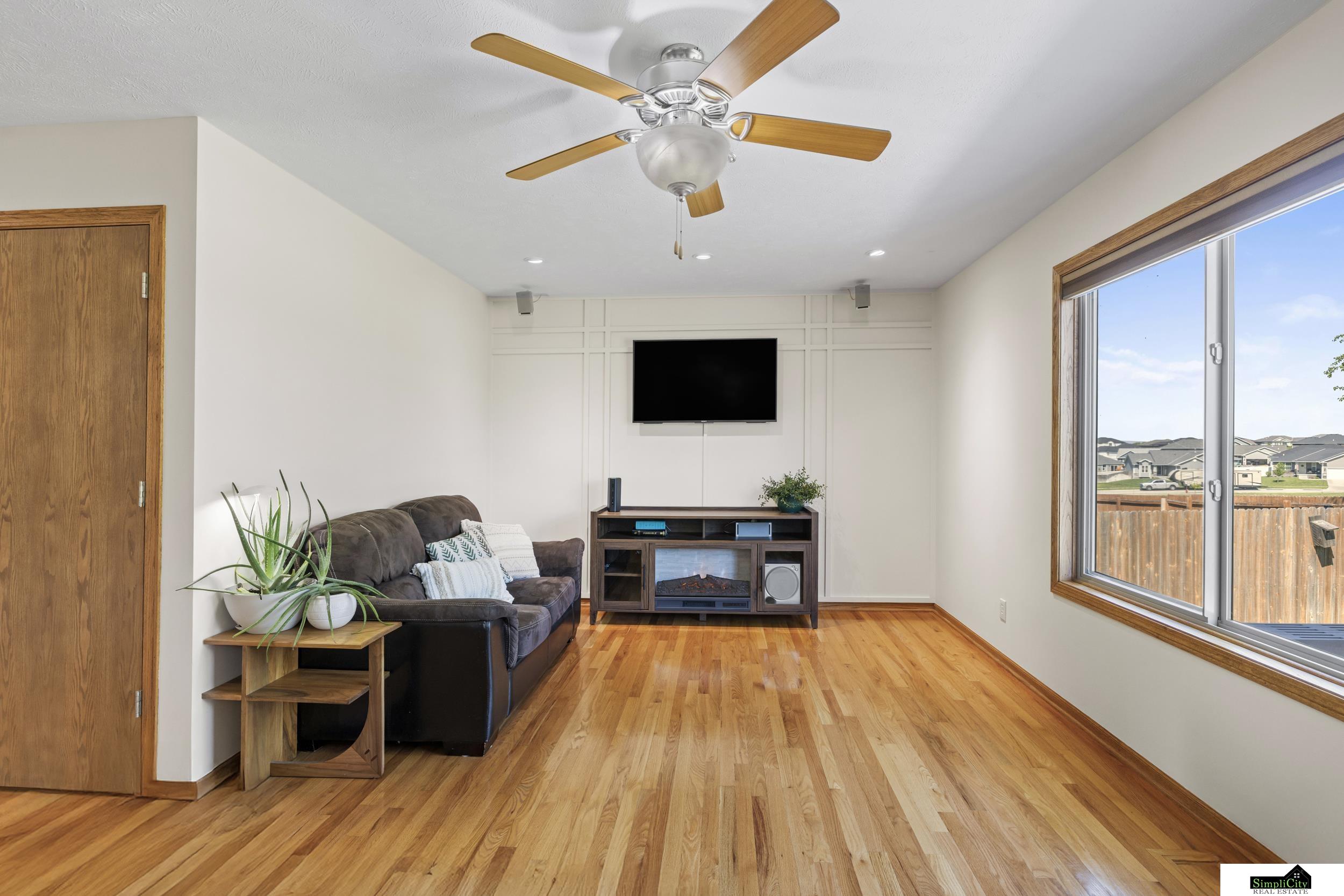 910 W 10th Street, Hickman, Nebraska image 4