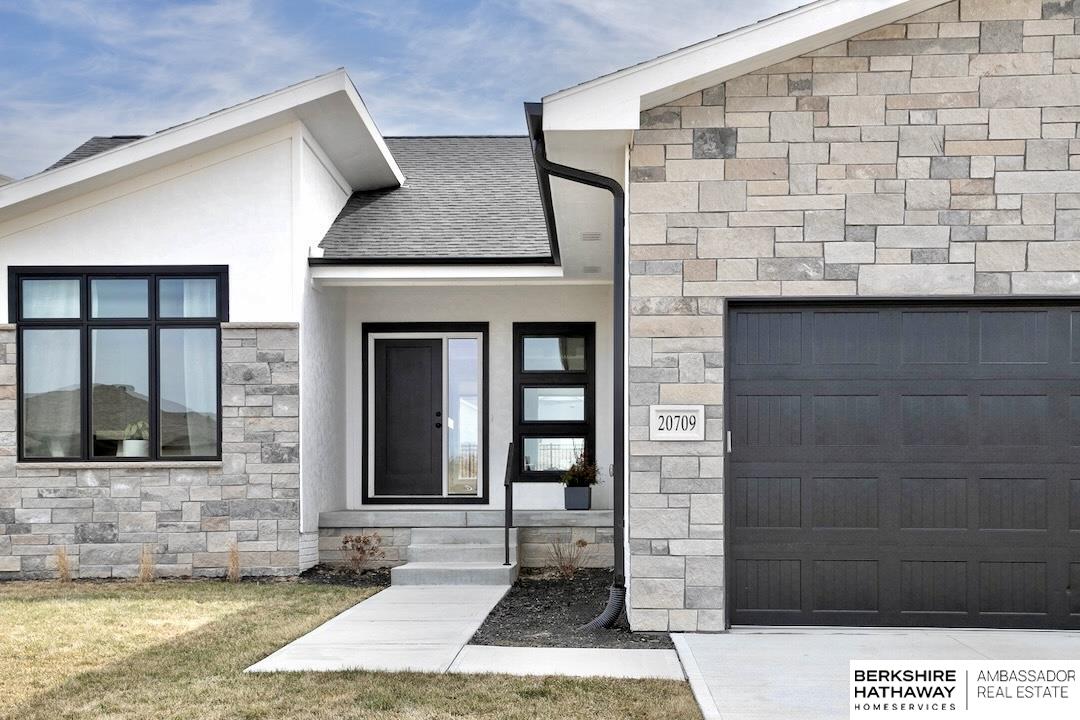 20709 Woodridge Drive, Gretna, Nebraska image 2