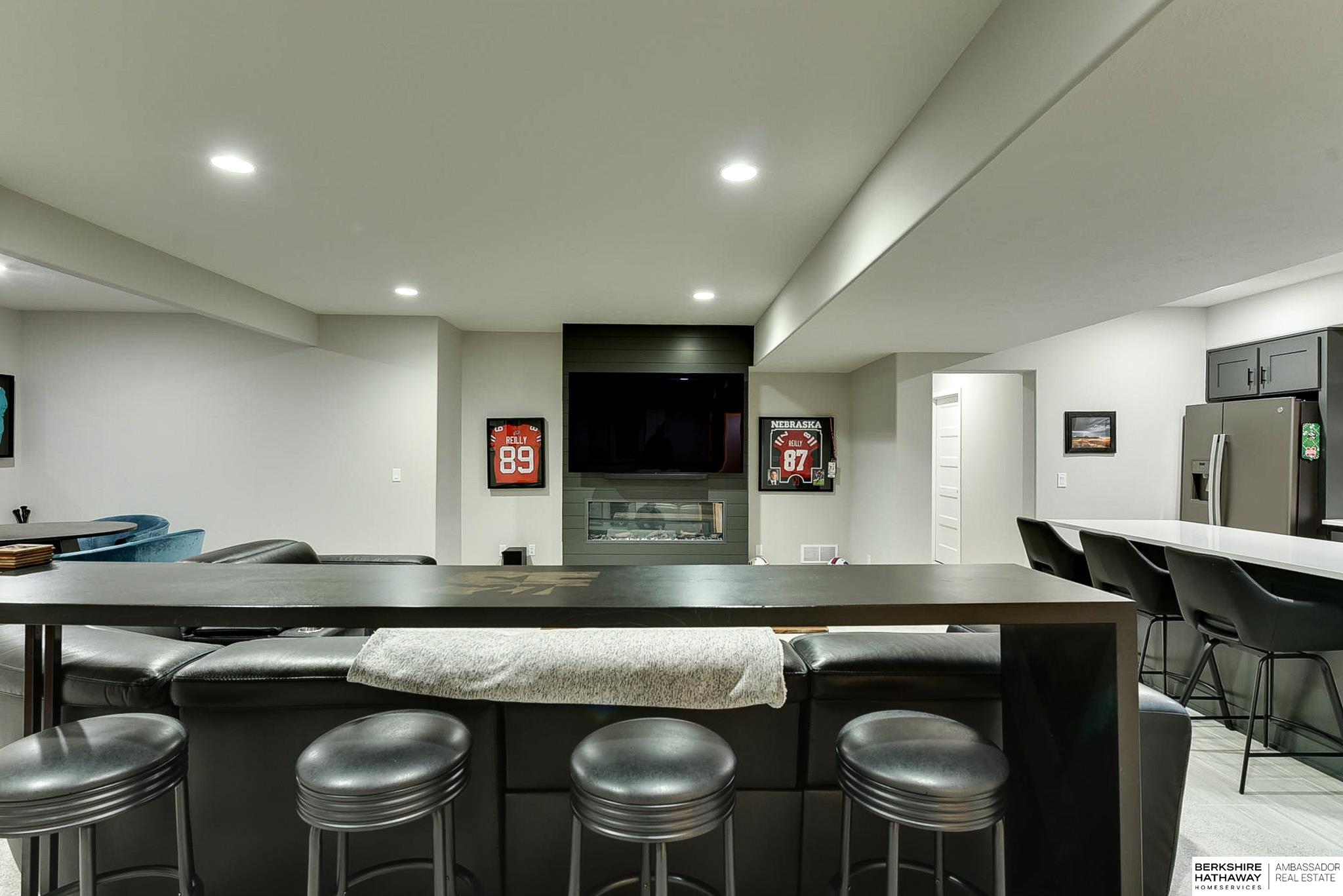 20709 Woodridge Drive, Gretna, Nebraska image 25