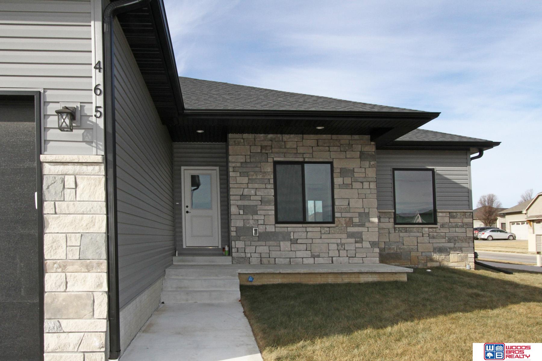 465 Half Moon Drive, Lincoln, Nebraska image 2