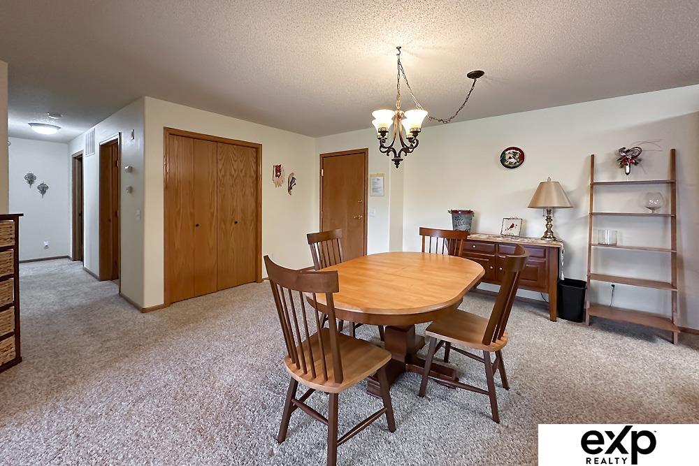 7005 S 74 Street #302, La Vista, Nebraska image 2