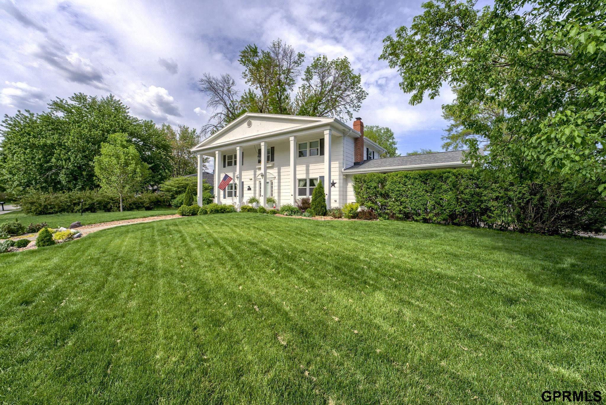 5325 Oak Hills Drive, Omaha, Nebraska image 2