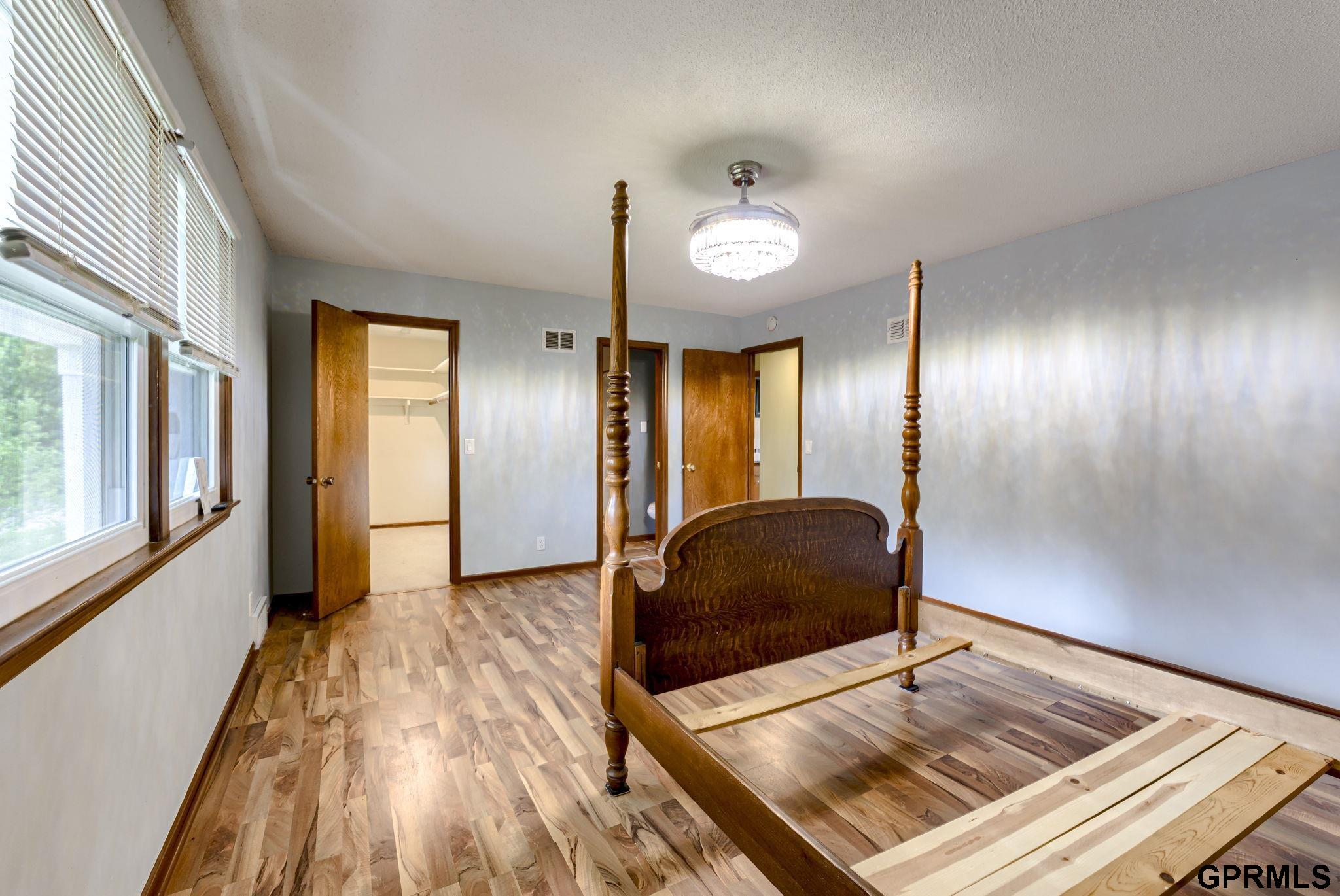 5325 Oak Hills Drive, Omaha, Nebraska image 23