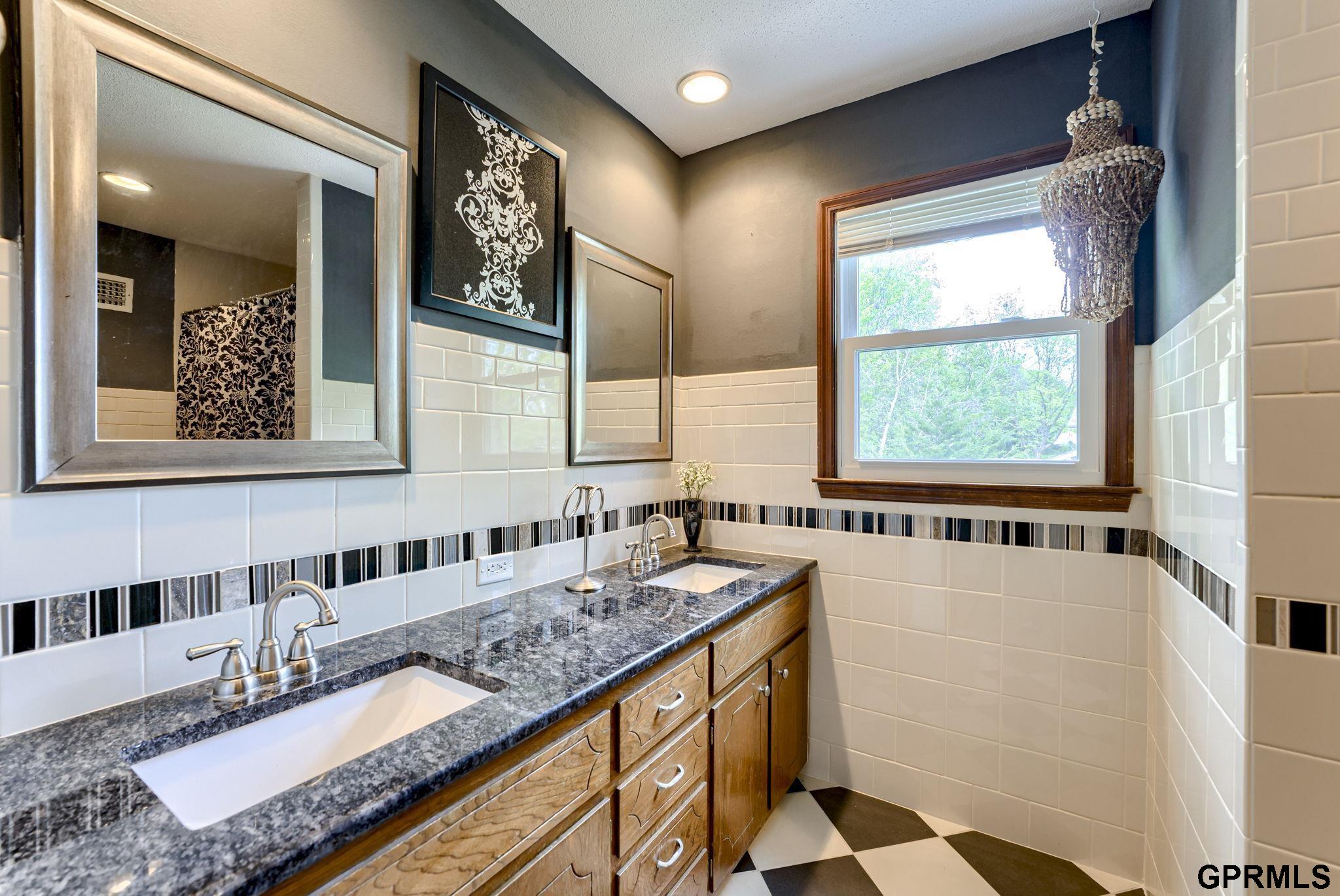 5325 Oak Hills Drive, Omaha, Nebraska image 28