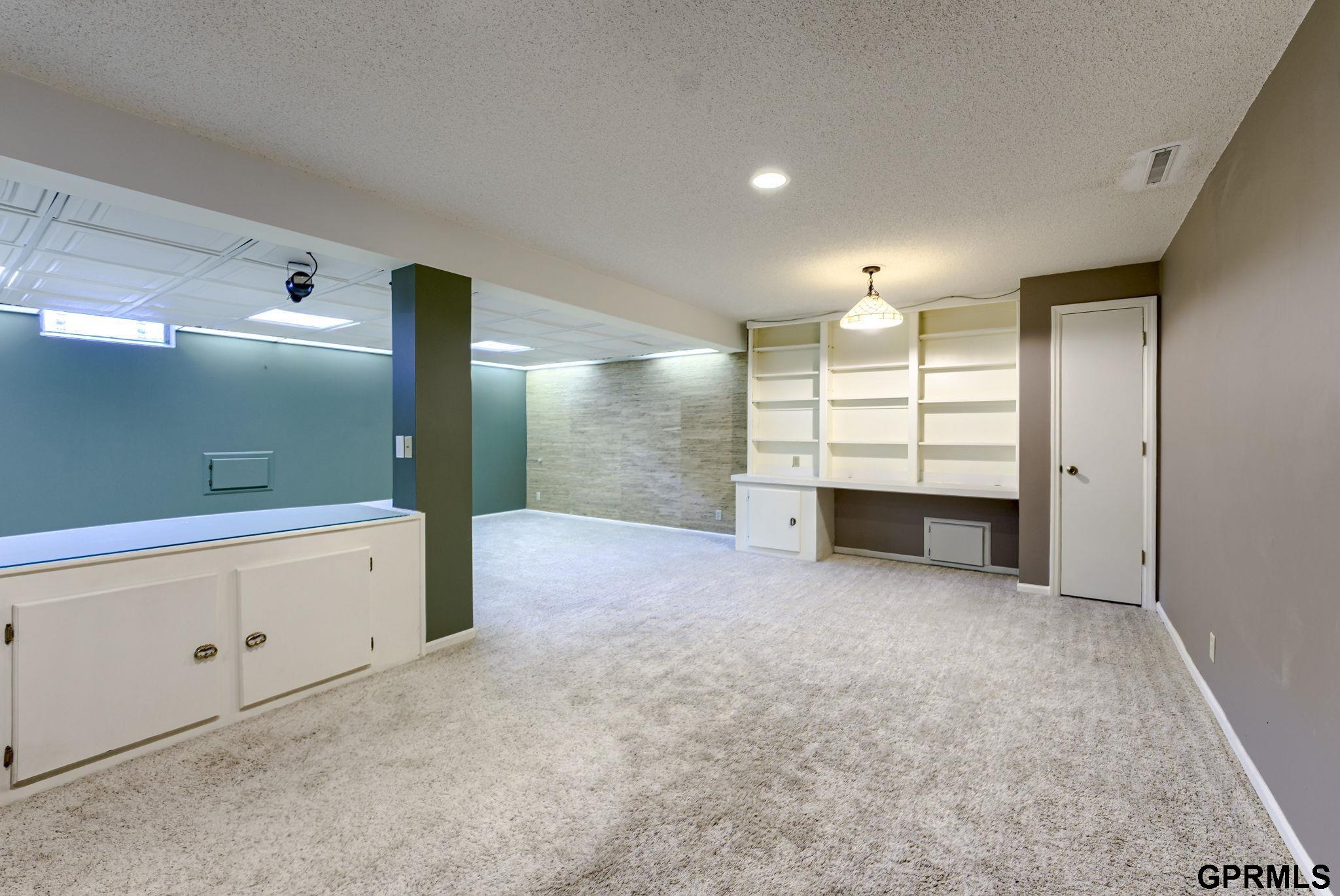 5325 Oak Hills Drive, Omaha, Nebraska image 33