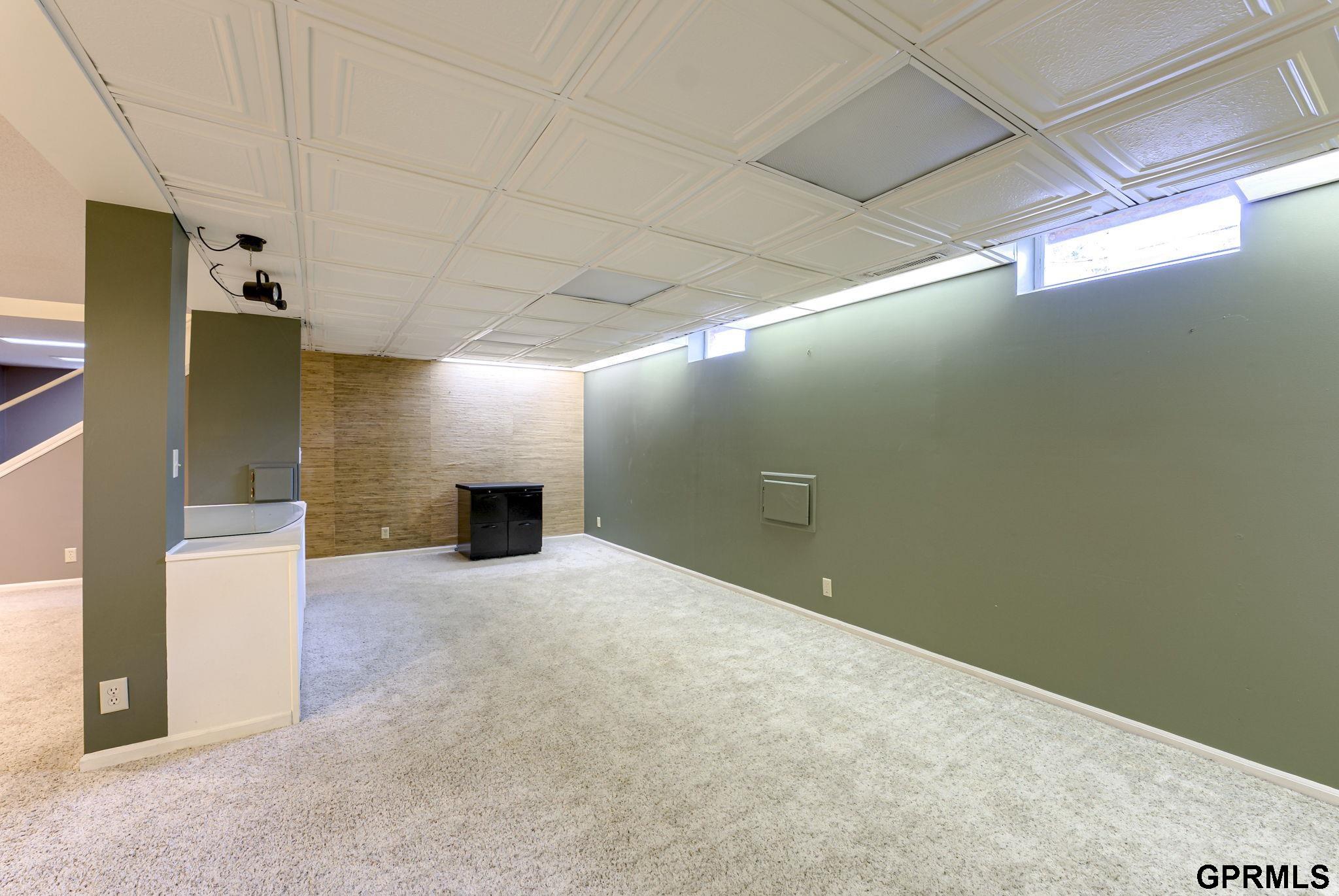 5325 Oak Hills Drive, Omaha, Nebraska image 36
