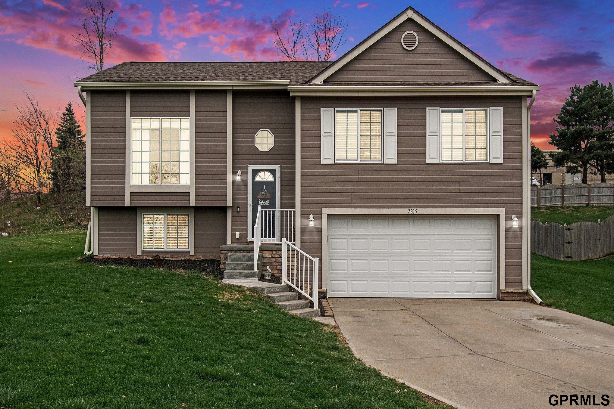 7815 S 72nd Avenue Circle, La Vista, Nebraska image 2