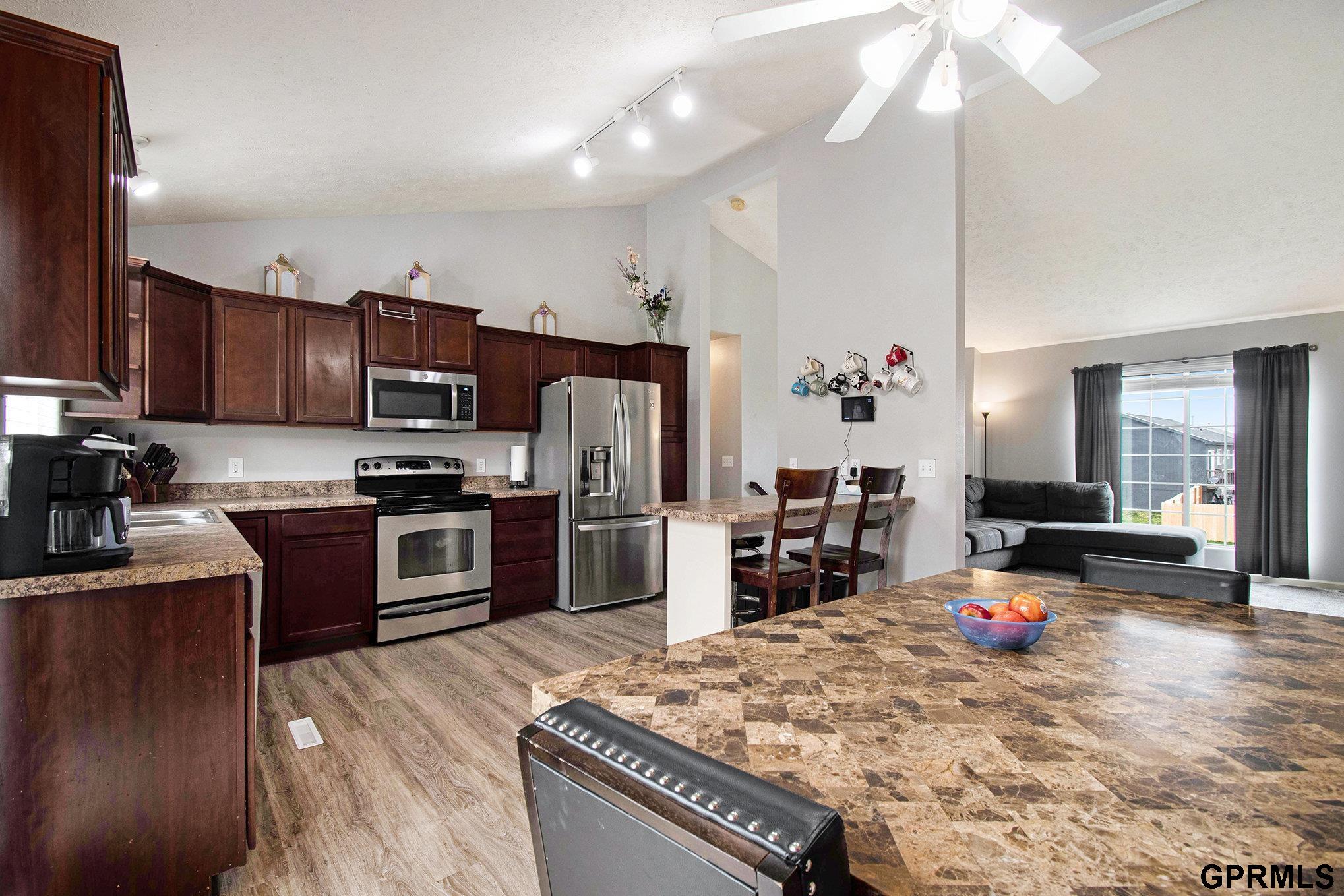 7815 S 72nd Avenue Circle, La Vista, Nebraska image 11