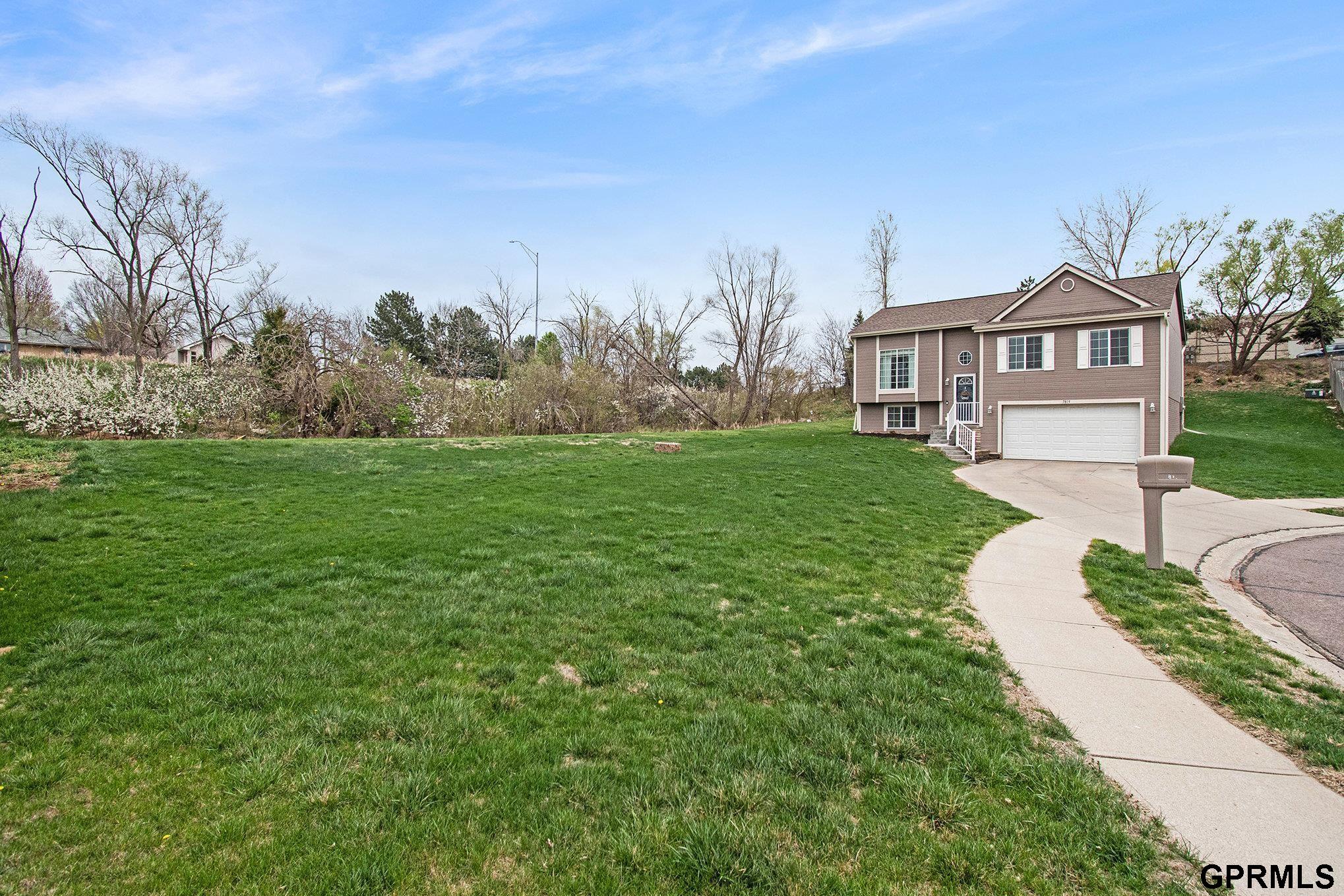 7815 S 72nd Avenue Circle, La Vista, Nebraska image 3